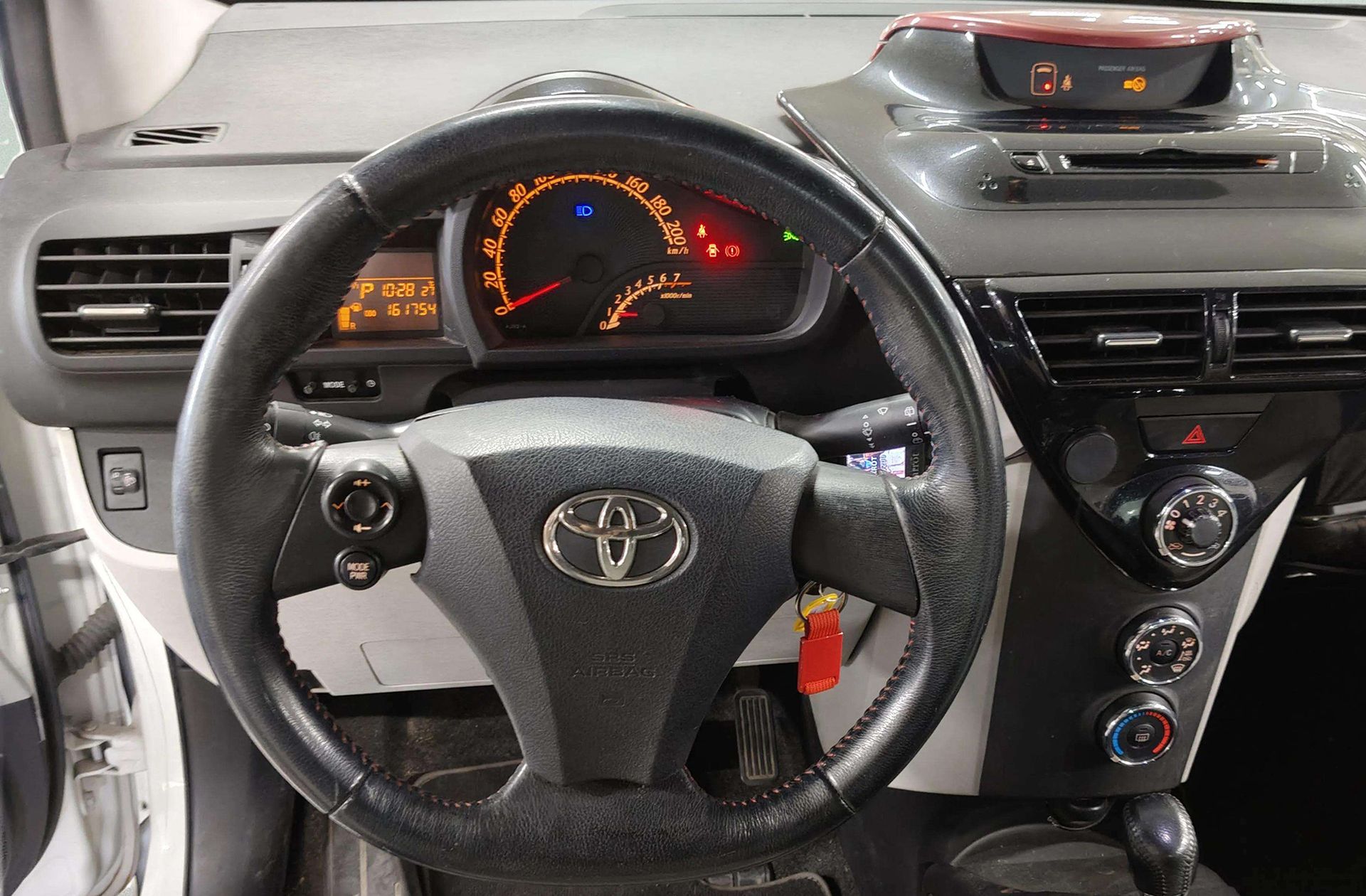 Toyota iQ 1.33 VVT-i MultiDrive S - foto 22