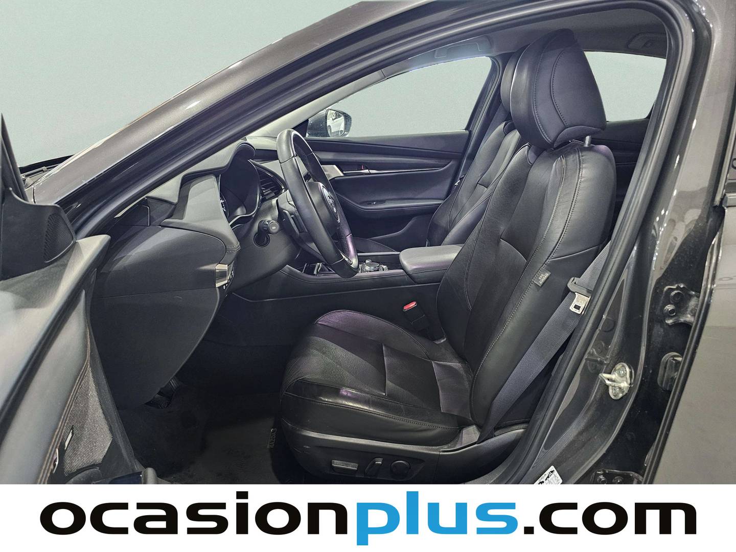 Foto asientos delanteros Mazda Mazda3 Mazda Mazda 3 2.0 Sedan Skyactiv-G Zenith Safety Black AT (122 CV)