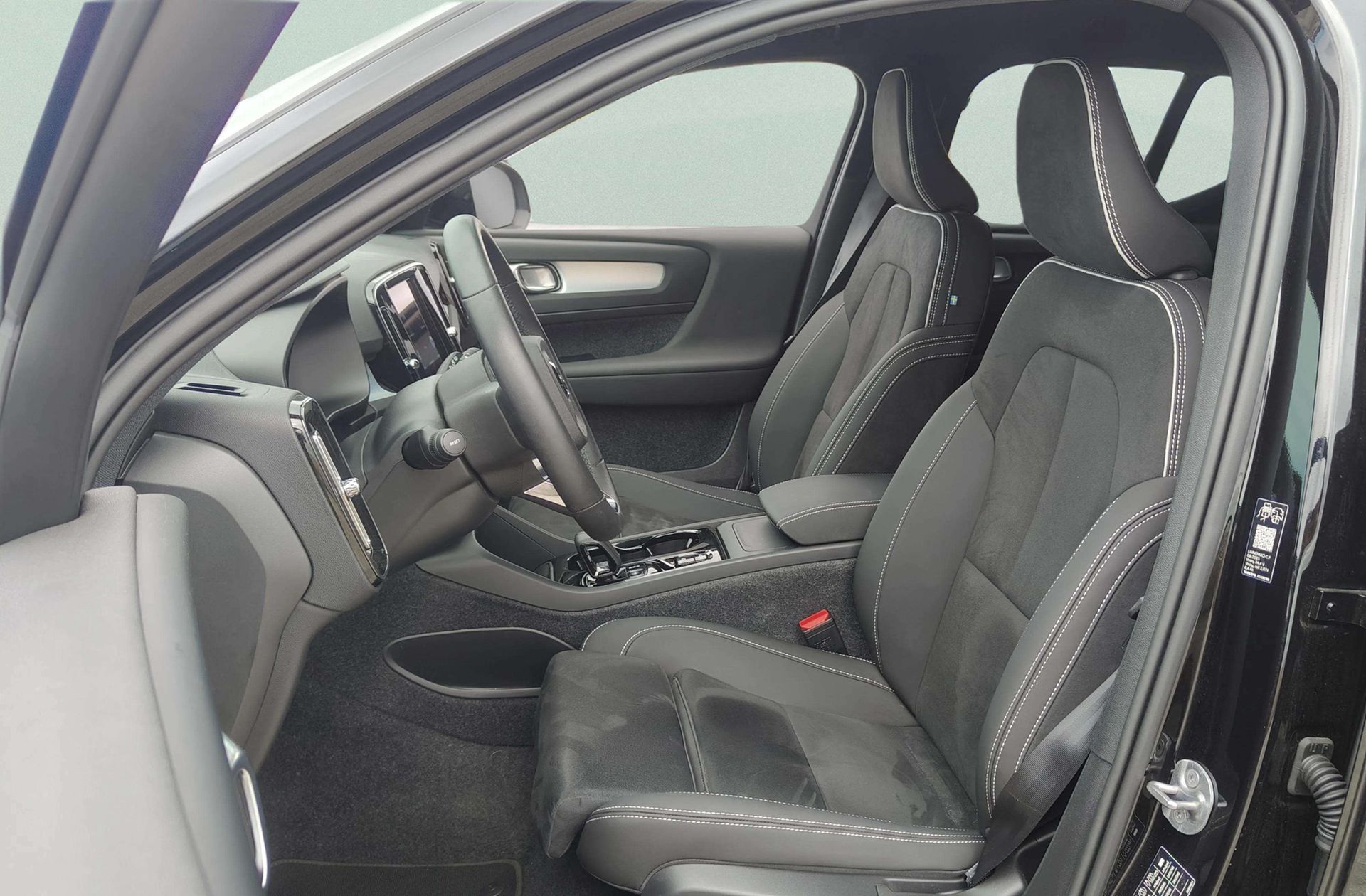Volvo XC40 B3 Gasolina Mild hybrid Plus Dark - foto 9