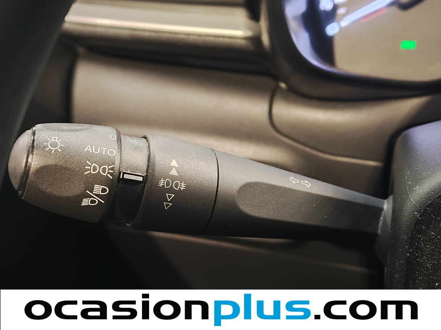Equipamiento del Citroën C3 Citroën C3 PureTech 110 S&S Shine EAT6 (110 CV)