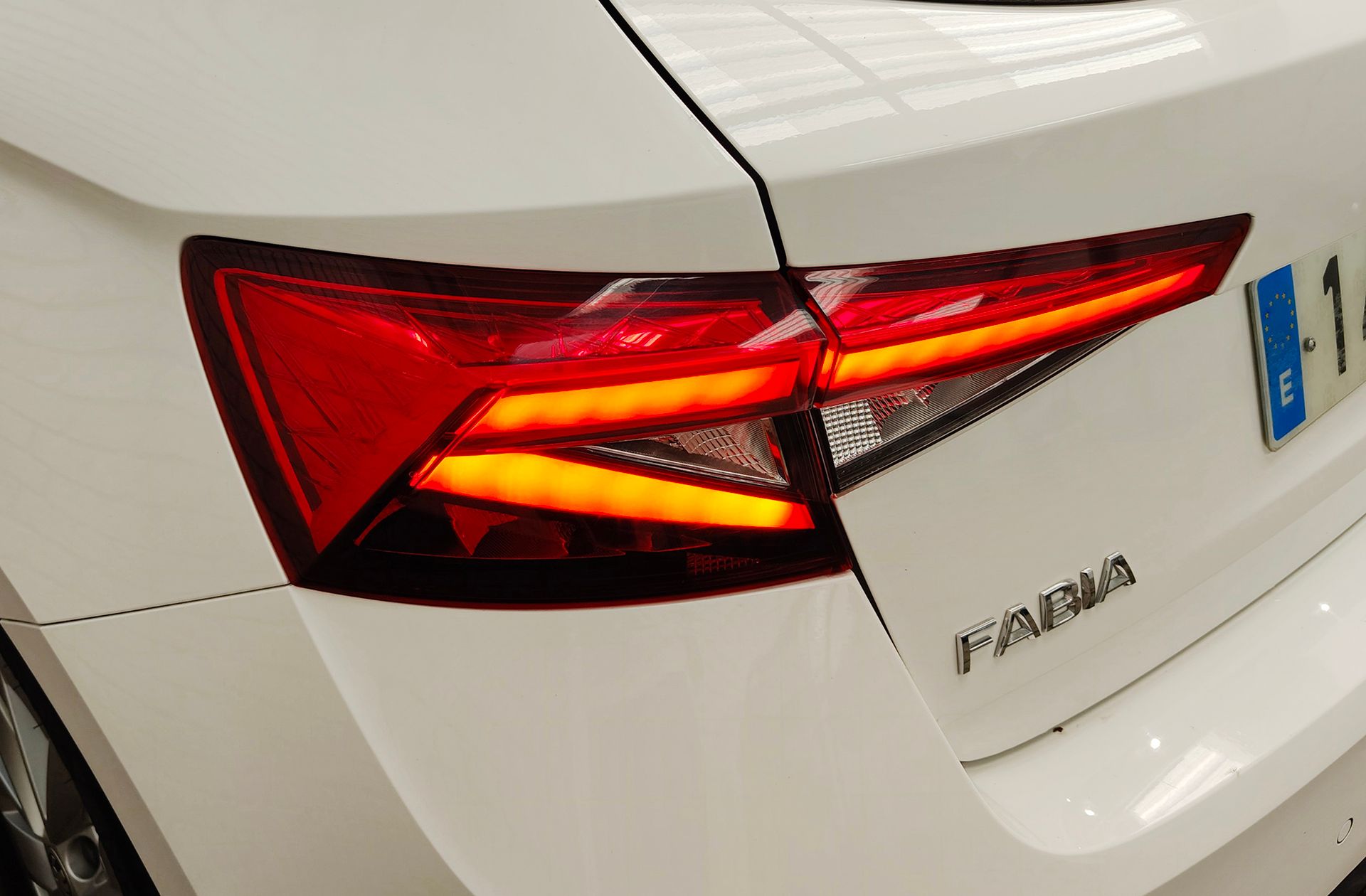 Škoda Fabia 1.0 TSI Selection - foto 16