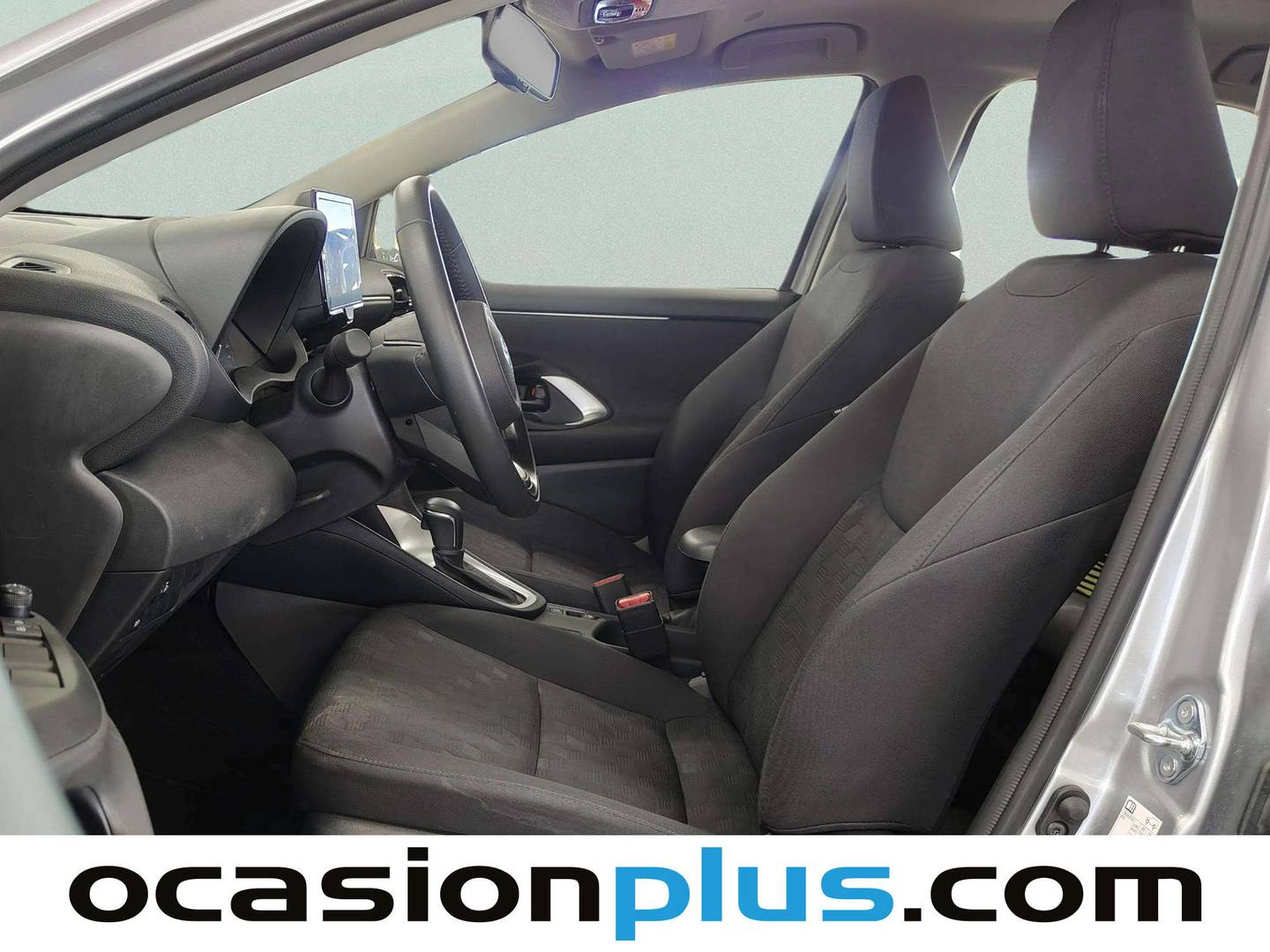 Foto asientos delanteros Toyota Yaris Toyota Yaris 120H Active Plus (116 CV)