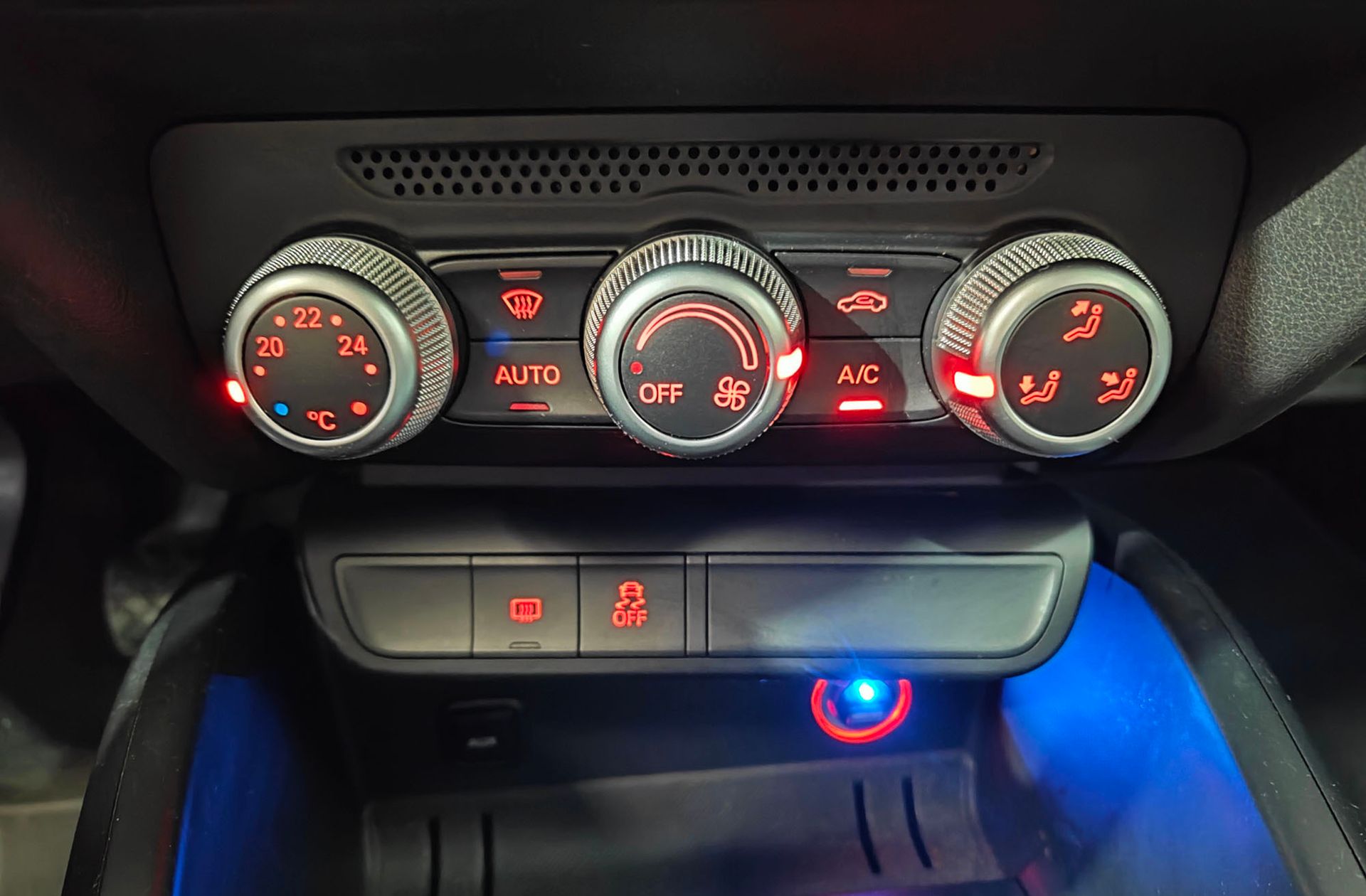 Audi A1 Sportback Adrenalin 1.0 TFSI - foto 26