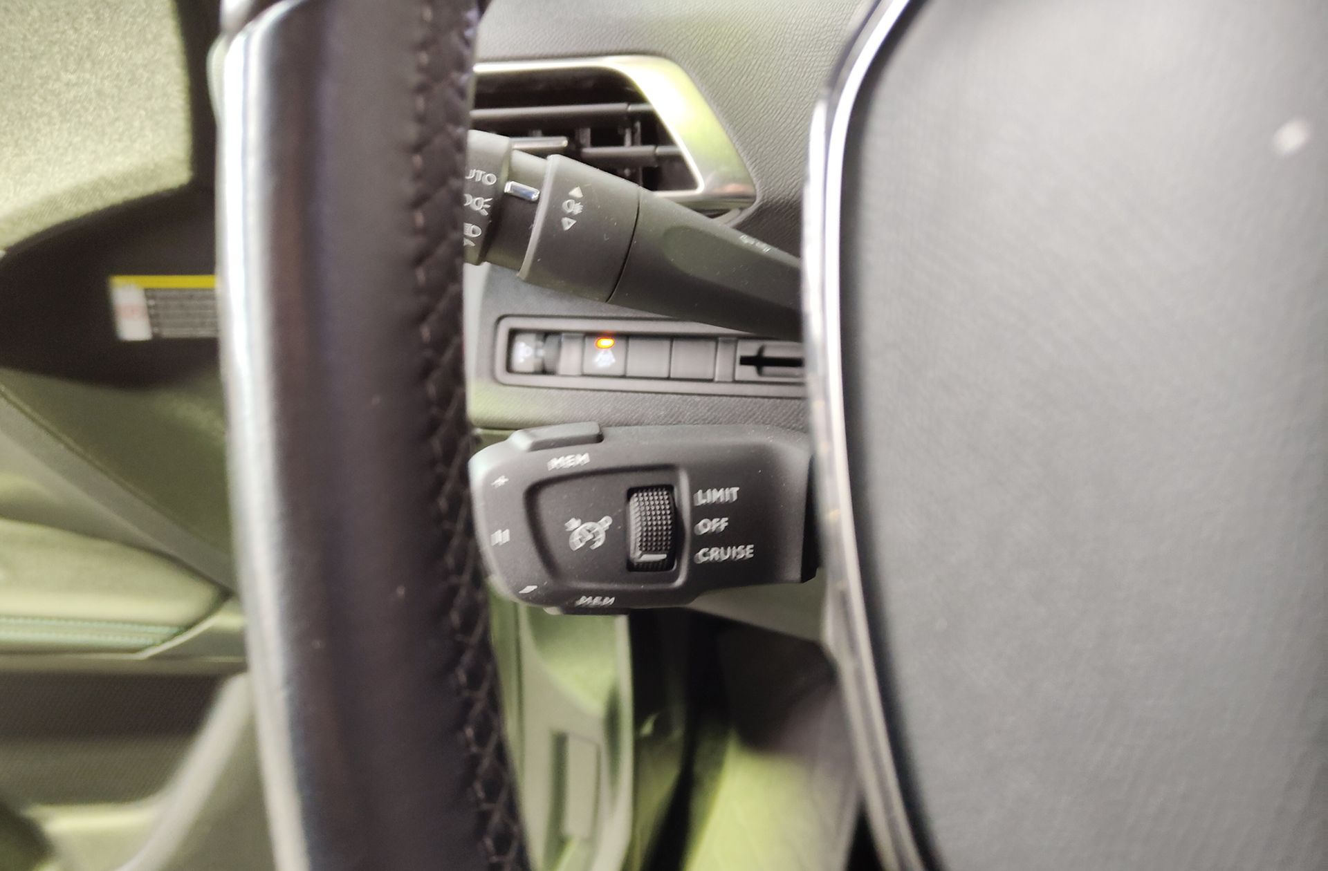 Peugeot 3008 PureTech 130 Allure Pack - foto 25