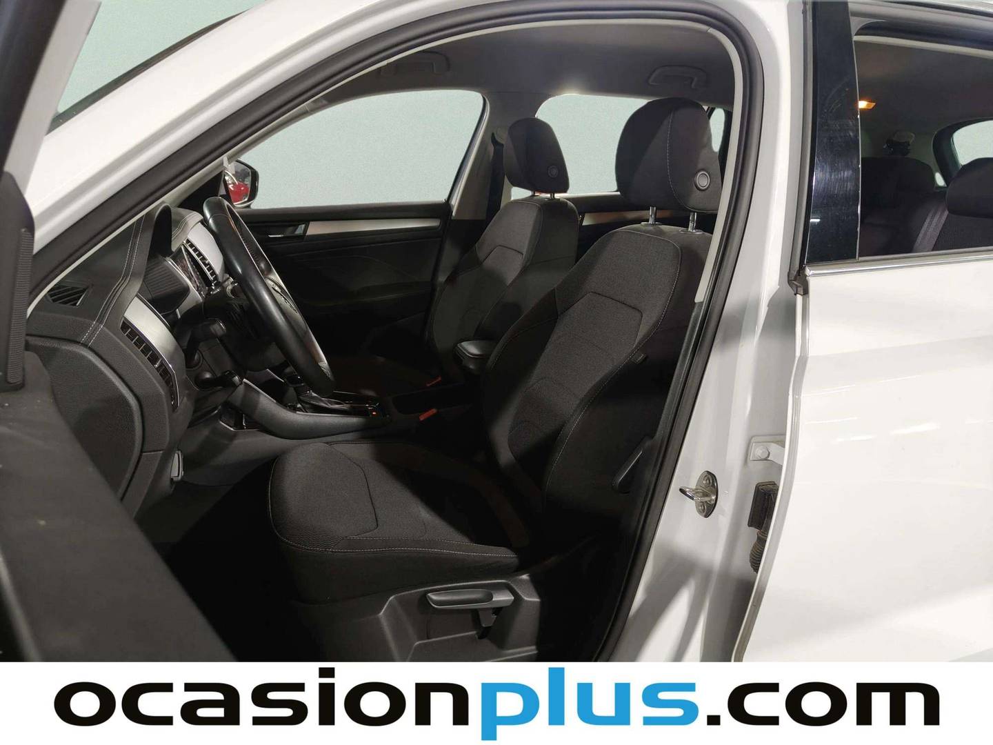 Foto asientos delanteros Skoda Kodiaq Skoda Kodiaq 1.5 TSI Ambition 4x2 DSG (150 CV) 7 Plazas