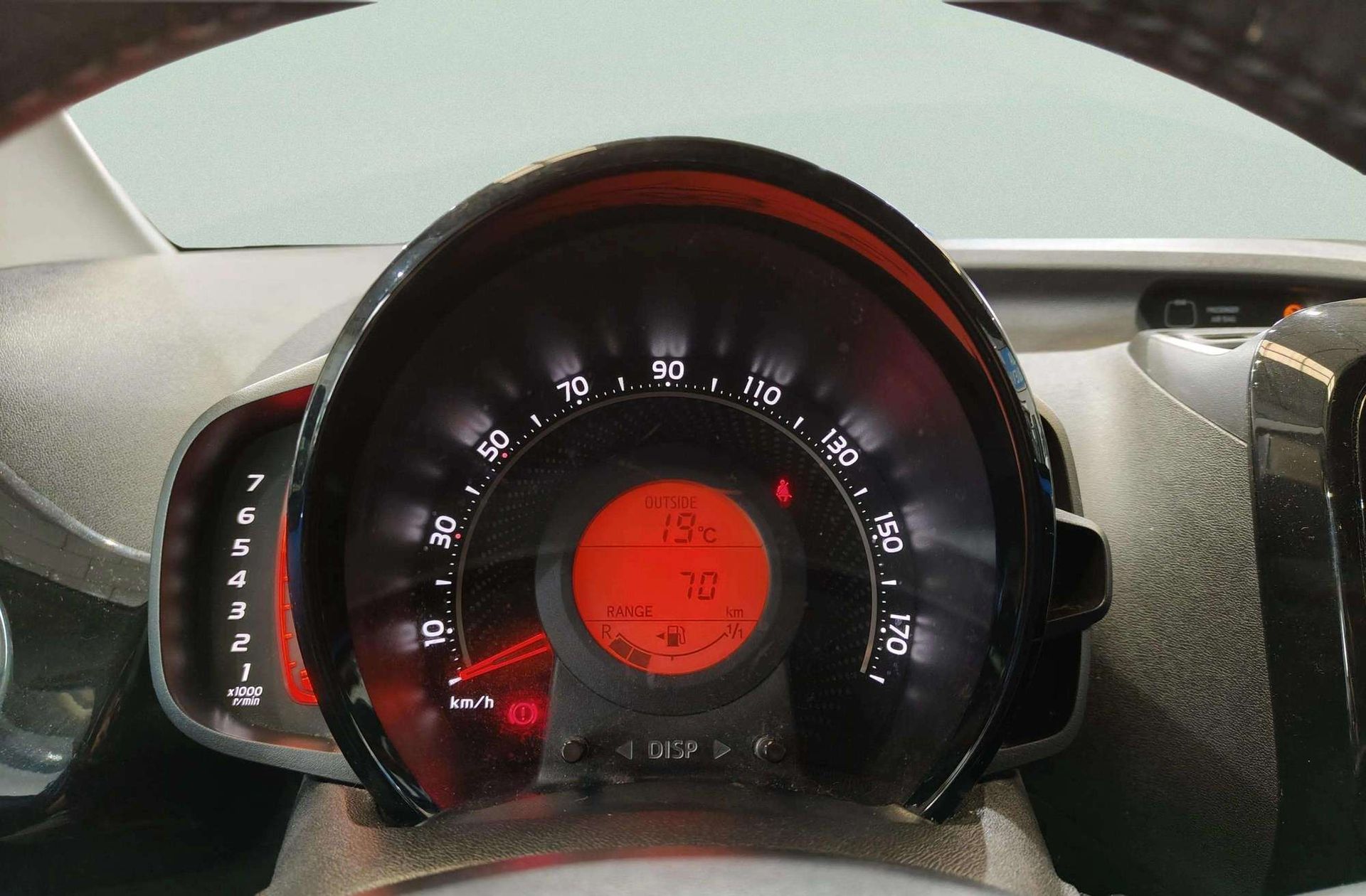 Toyota Aygo 1.0 70 x-play - foto 26