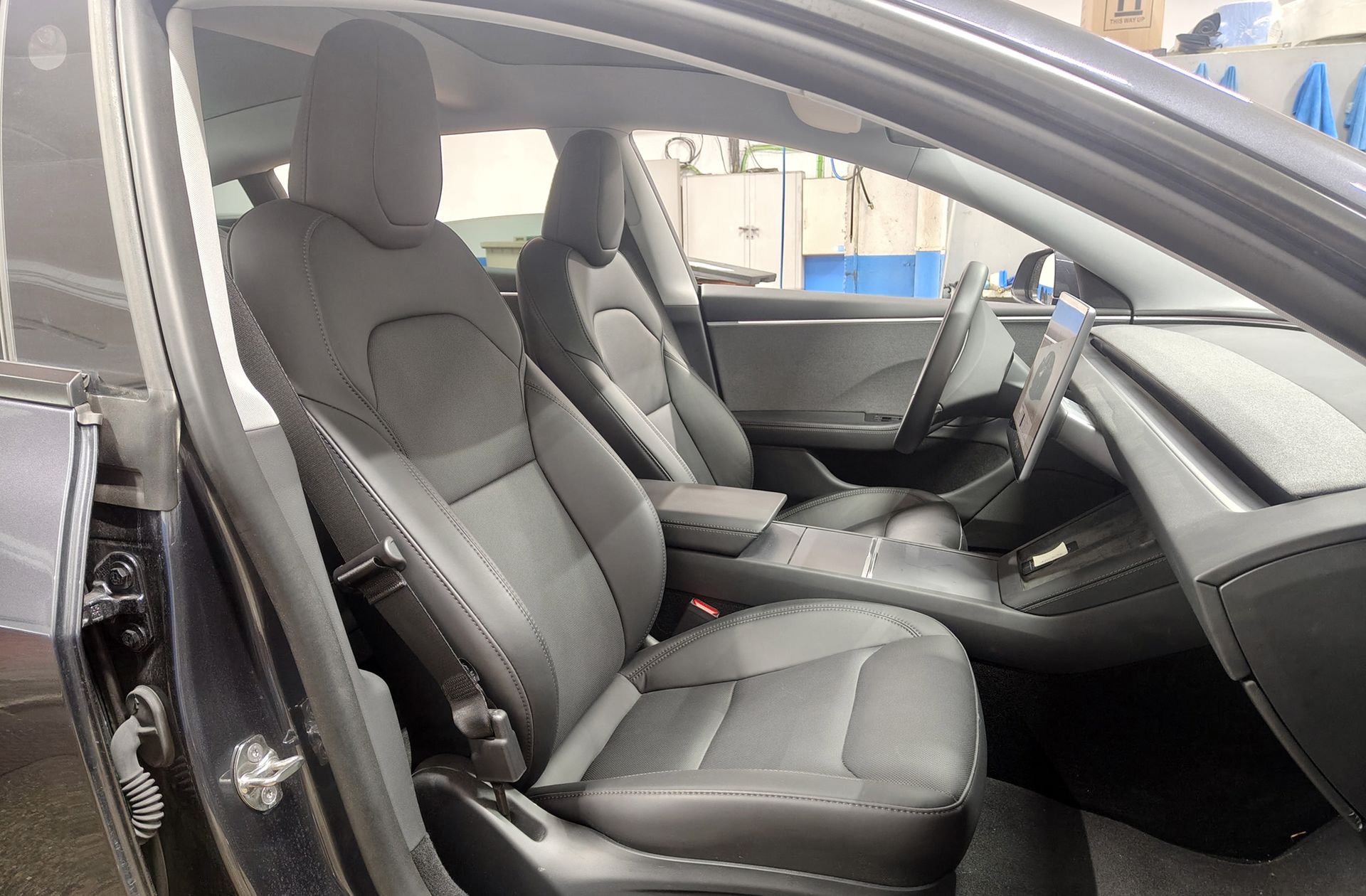 Tesla Model 3 RWD - foto 22
