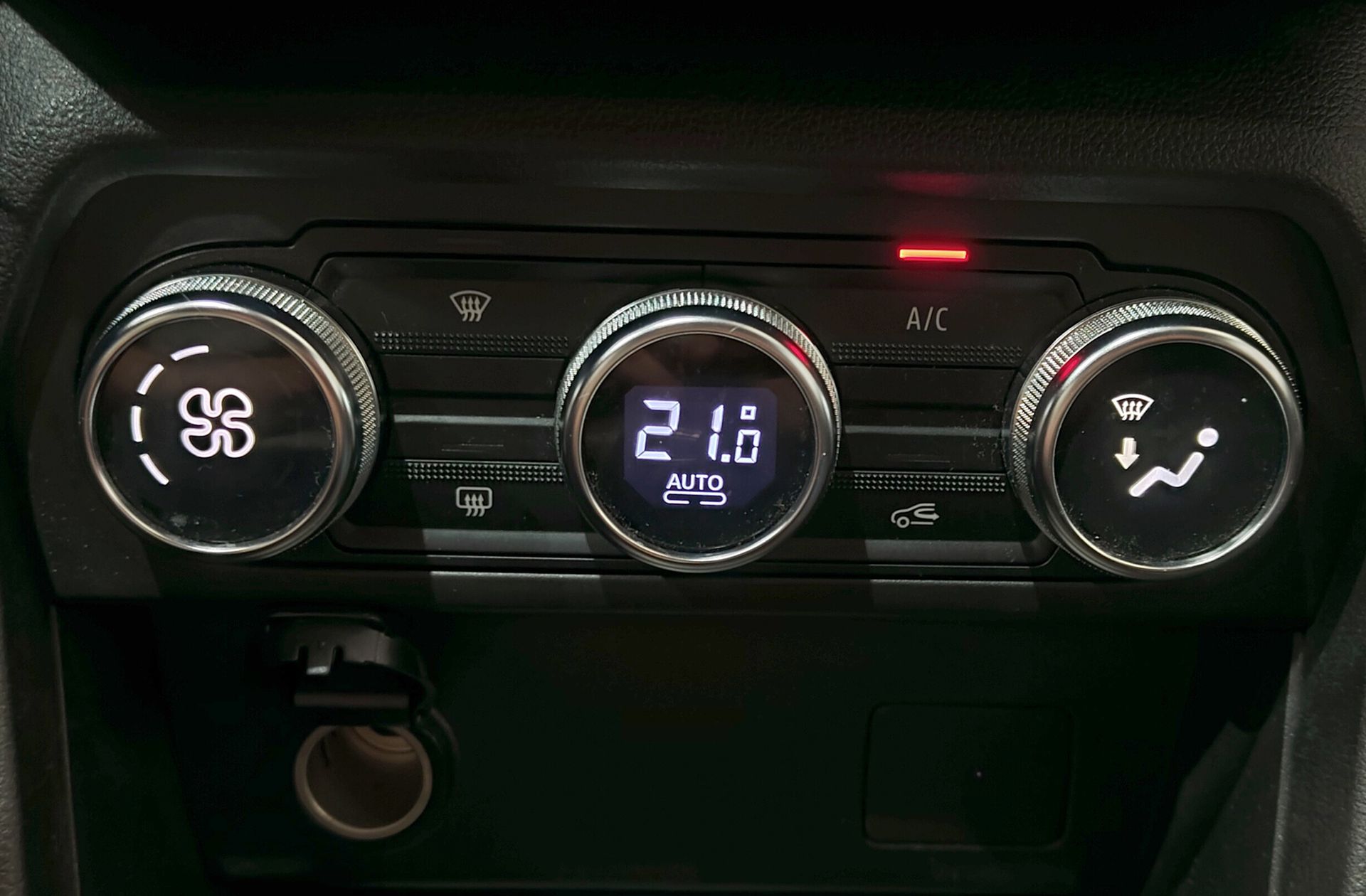 Dacia Sandero Stepway Comfort TCe CVT - foto 36