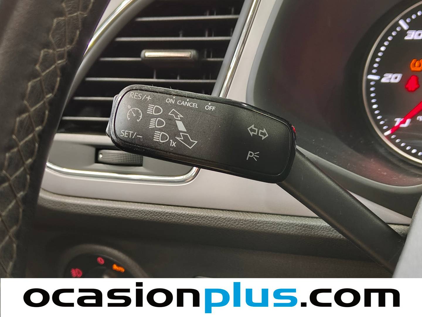 Equipamiento del Seat León Seat León ST 1.6 TDI S&S Style (115 CV)