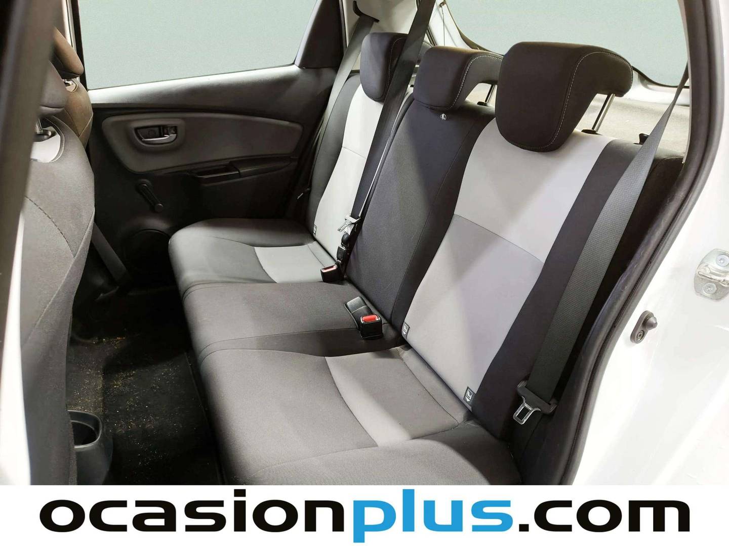 Foto asientos traseros Toyota Yaris Toyota Yaris 1.0 Active (69 CV)