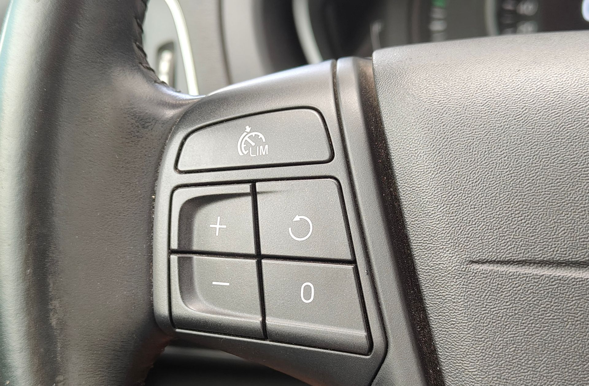 Volvo V40 D2 Kinetic - foto 23