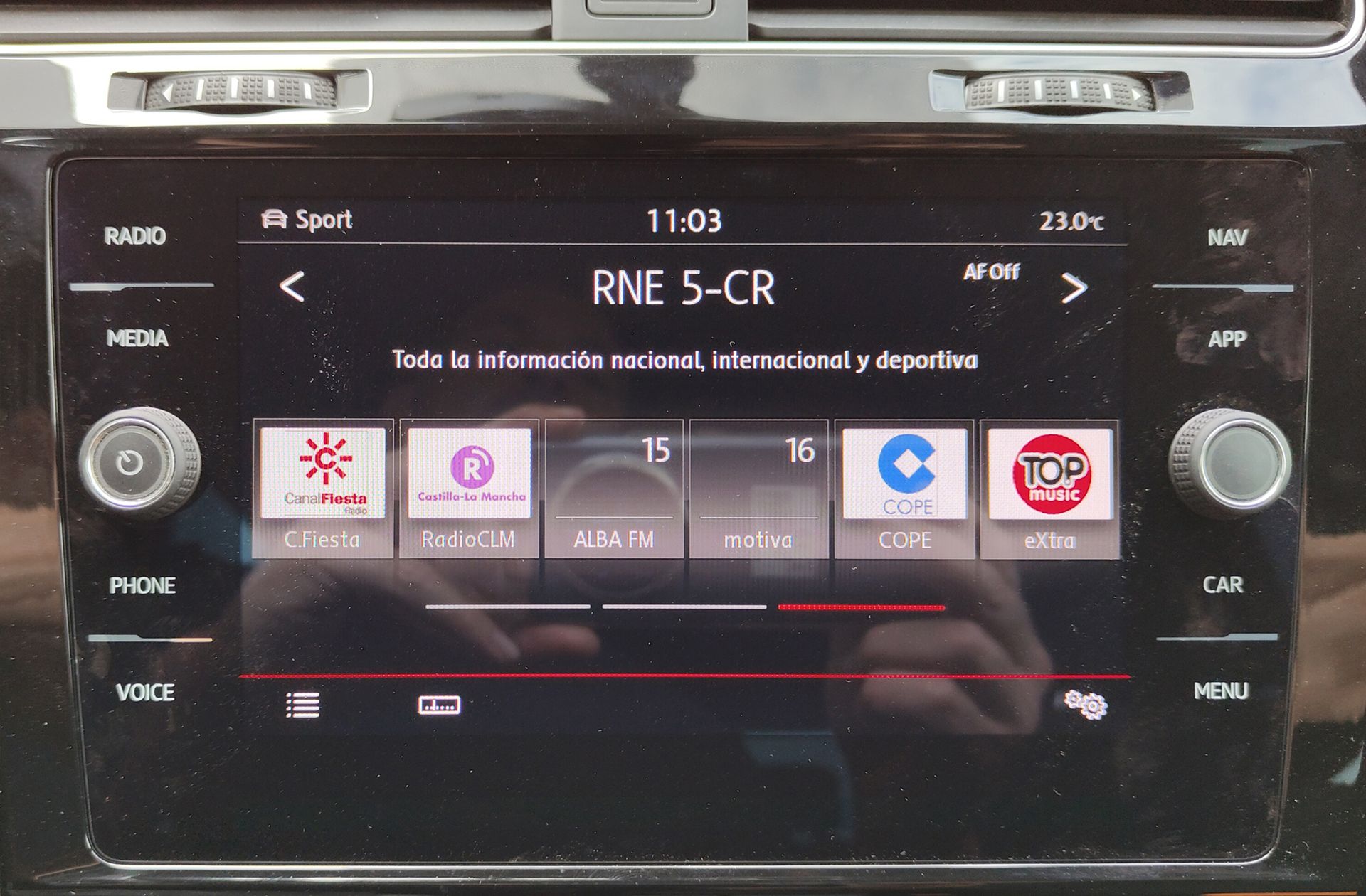 Volkswagen Golf GTI 2.0 TSI DSG - foto 30