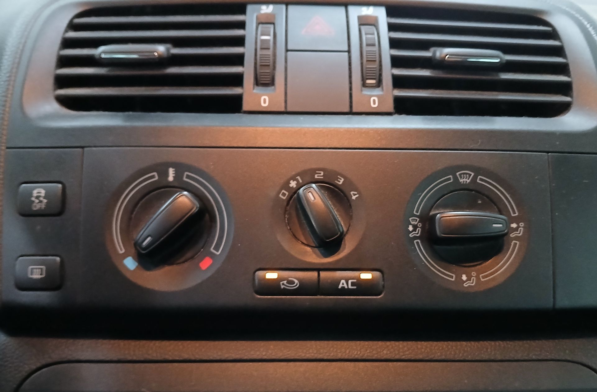 Škoda Fabia 1.6 TDI Fresh - foto 22