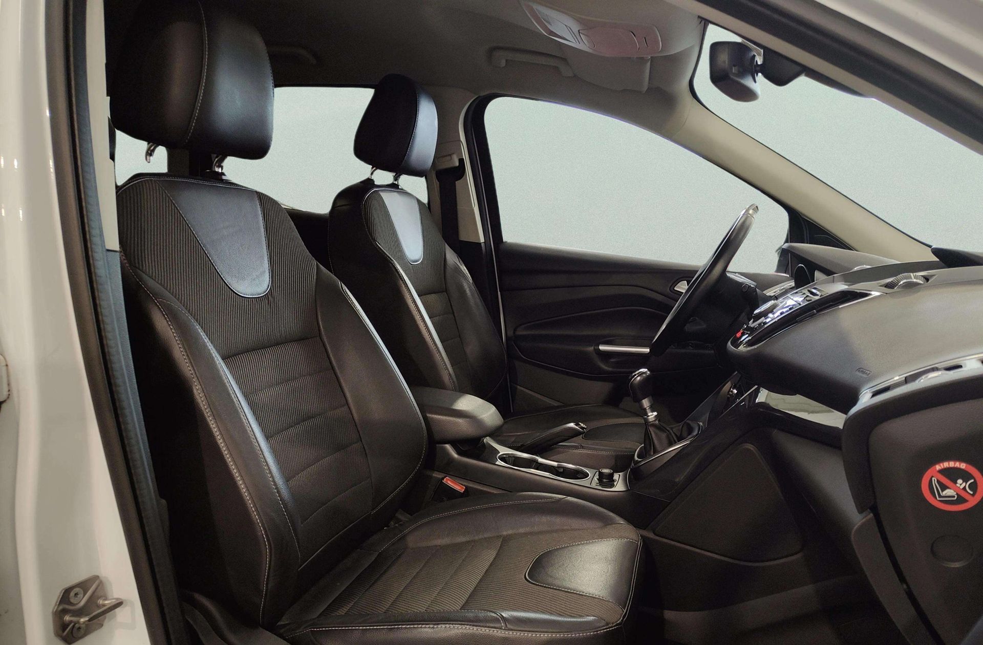Ford Kuga 2.0 TDCi Titanium 4x2 - foto 14