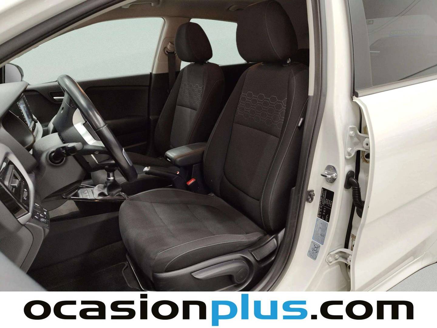 Foto asientos delanteros KIA Rio KIA Rio 1.2 CVVT Tech (84 CV)