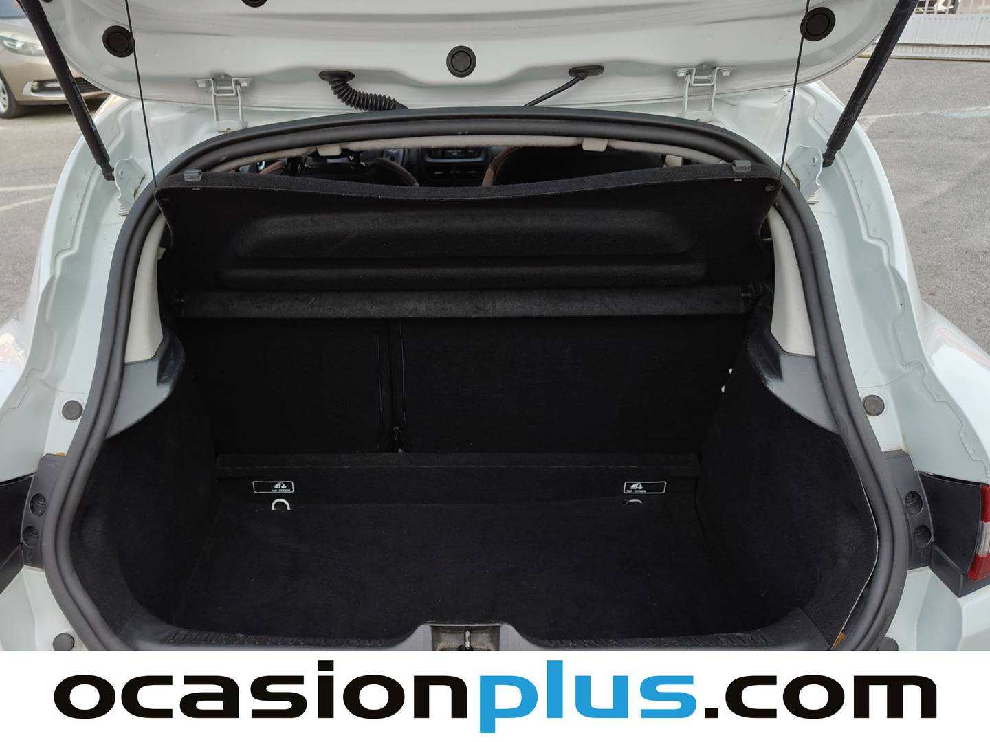 Fotos maletero Renault Clio Renault Clio 1.2 16v Authentique (75 CV)