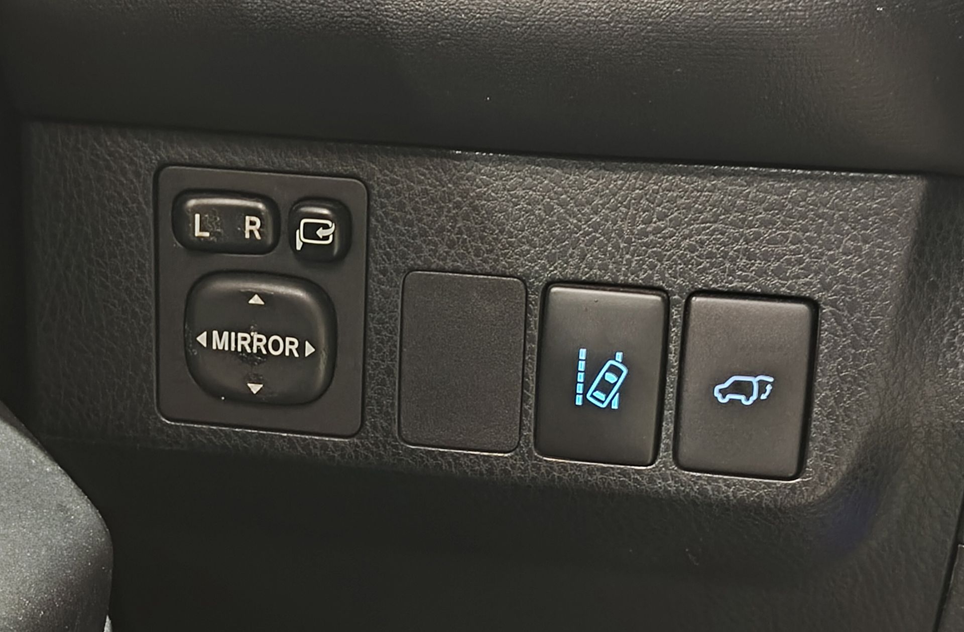 Toyota RAV4 2.5l hybrid Feel! 2WD - foto 25