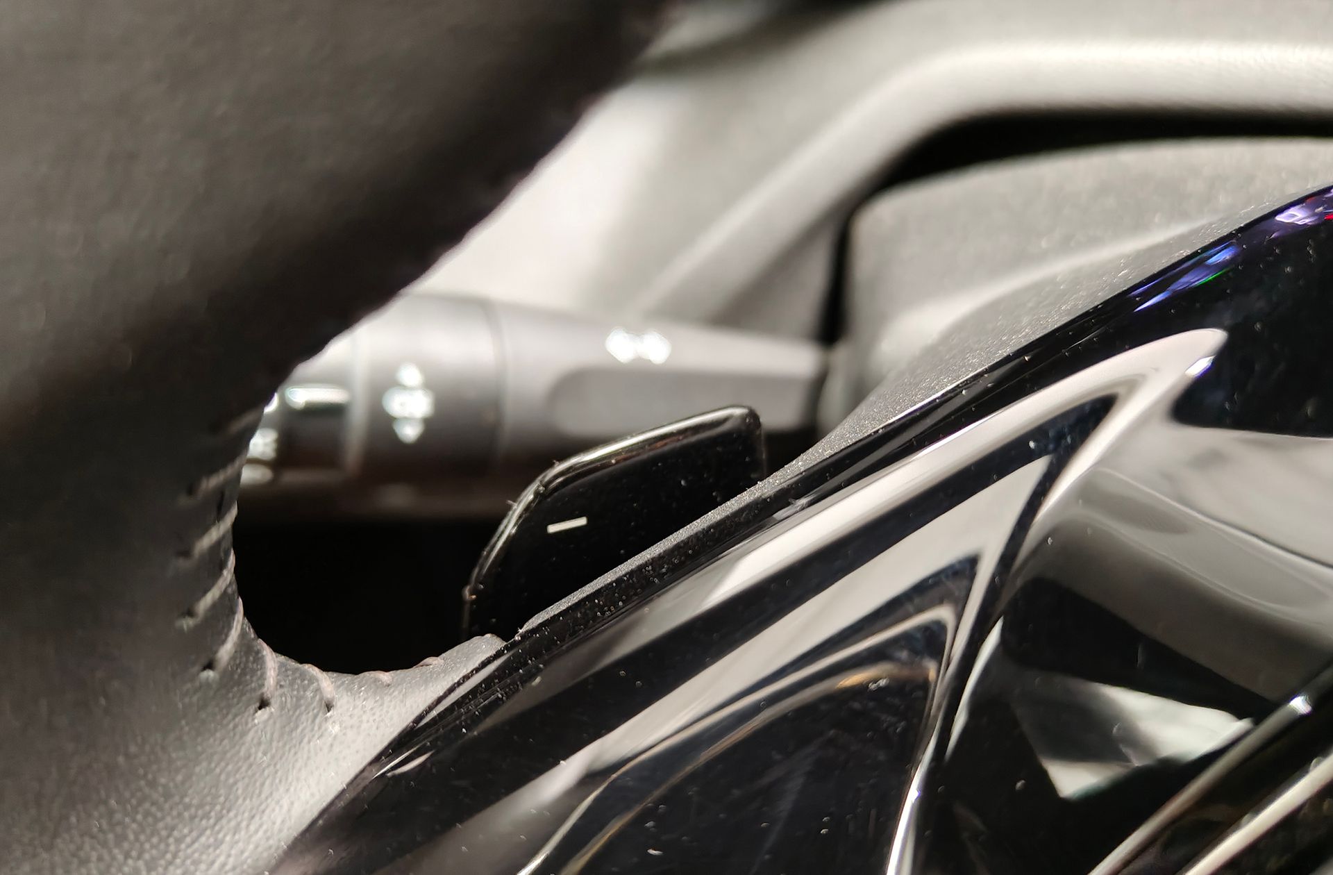 Peugeot 408 Allure Hybrid 145 eDCS6 - foto 27