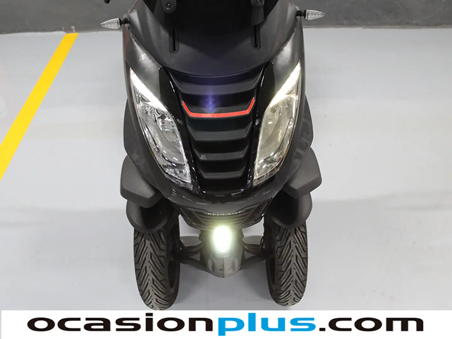 Foto Peugeot Metropolis 400 Peugeot Metropolis 400 Metropolis 400 (35 CV)