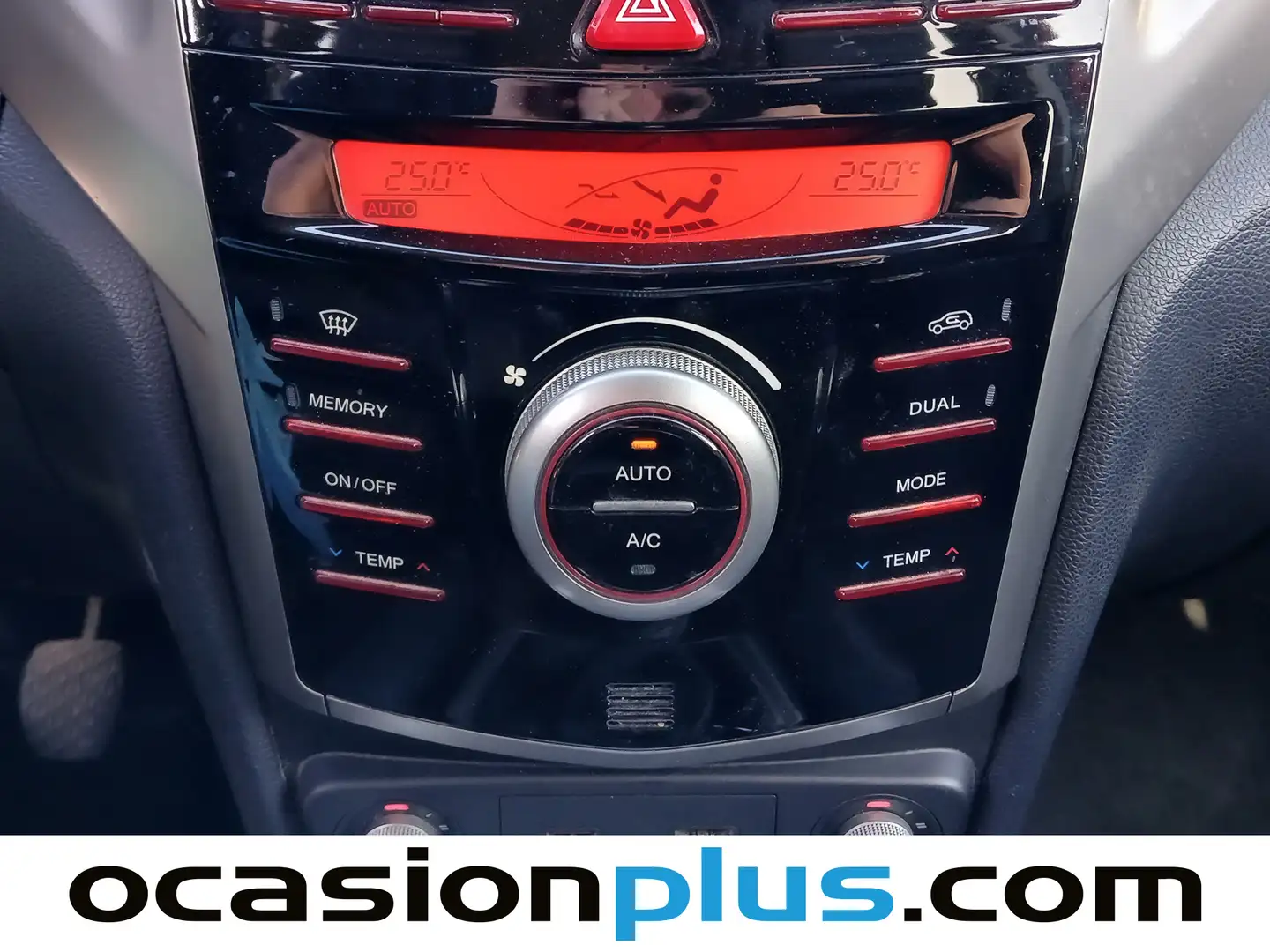 Foto SsangYong Tivoli Ssangyong Tivoli D16T Limited 4x2 (115 CV)