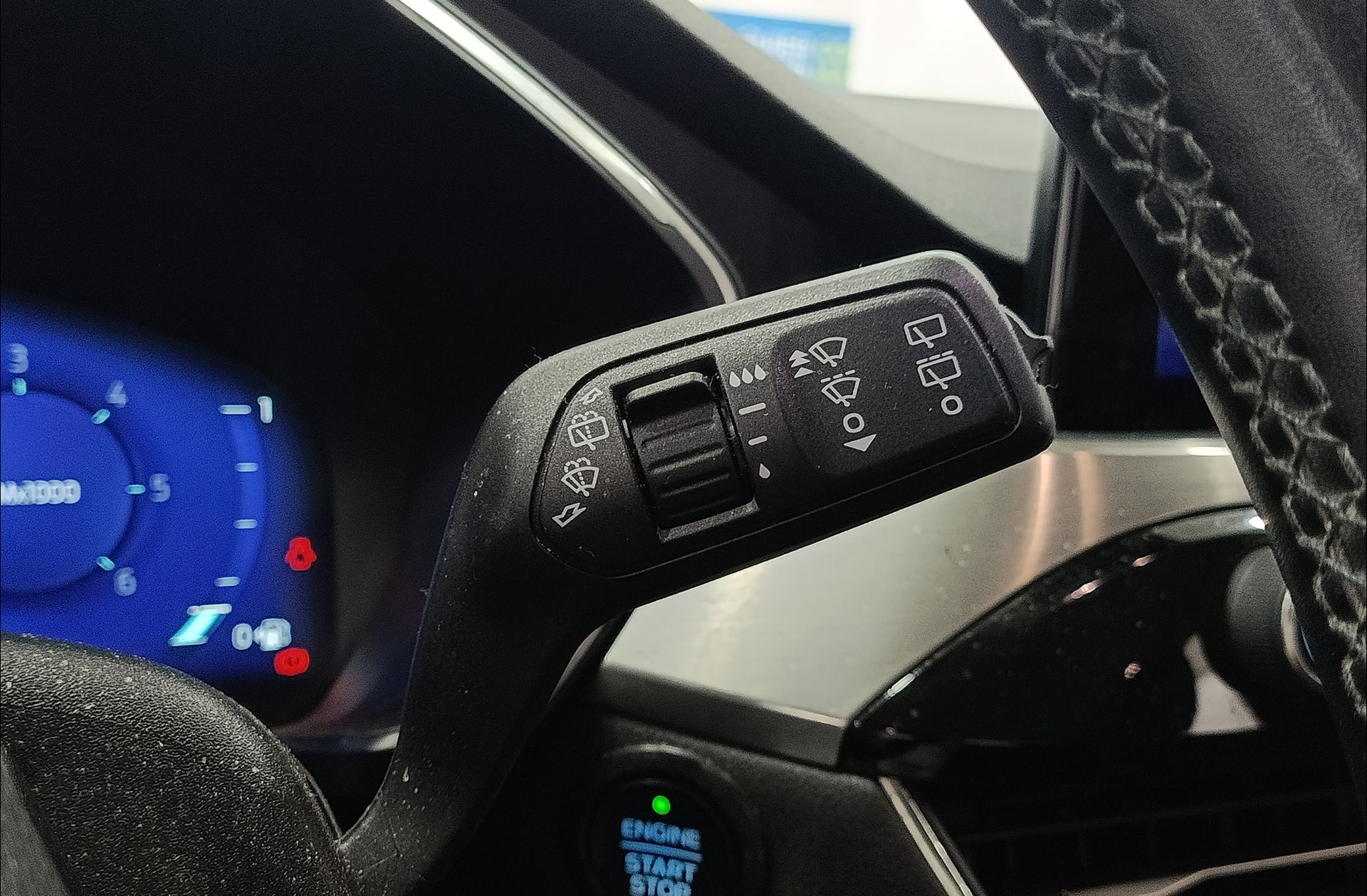 Ford Kuga 2.0 EcoBlue MHEV Titanium - foto 29
