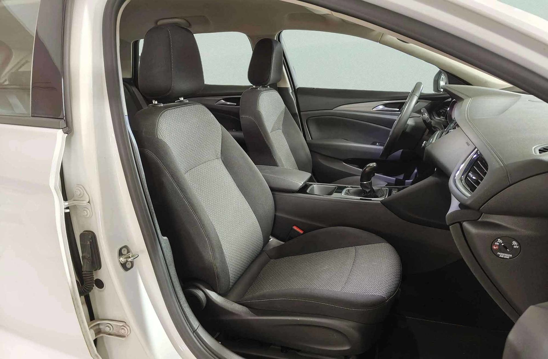 Opel Insignia 1.6 CDTI Turbo D Selective - foto 22