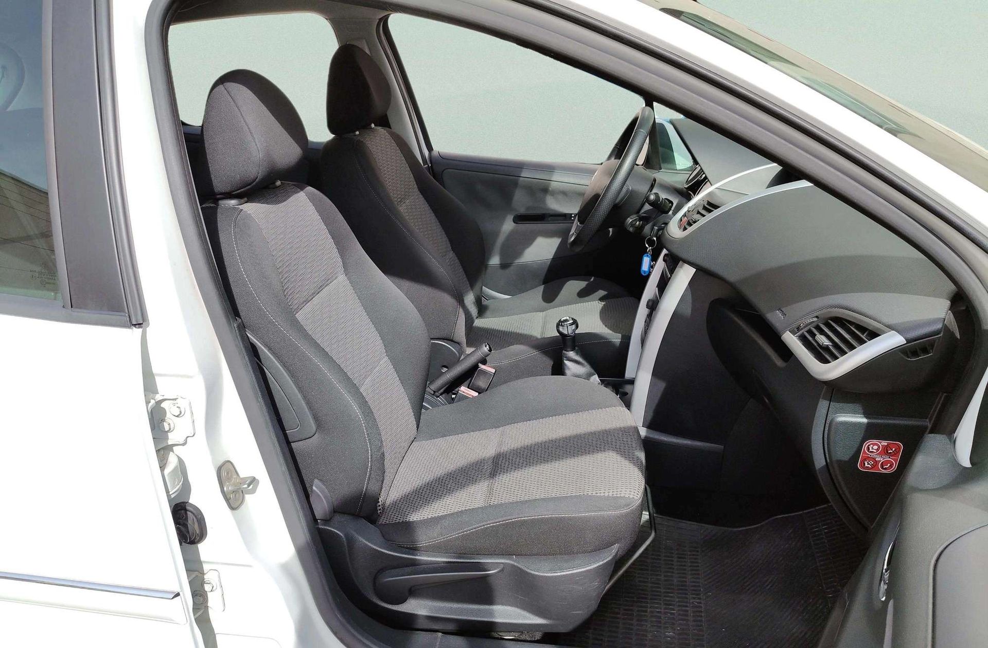Peugeot 207 1.6 HDi Sport FAP - foto 14