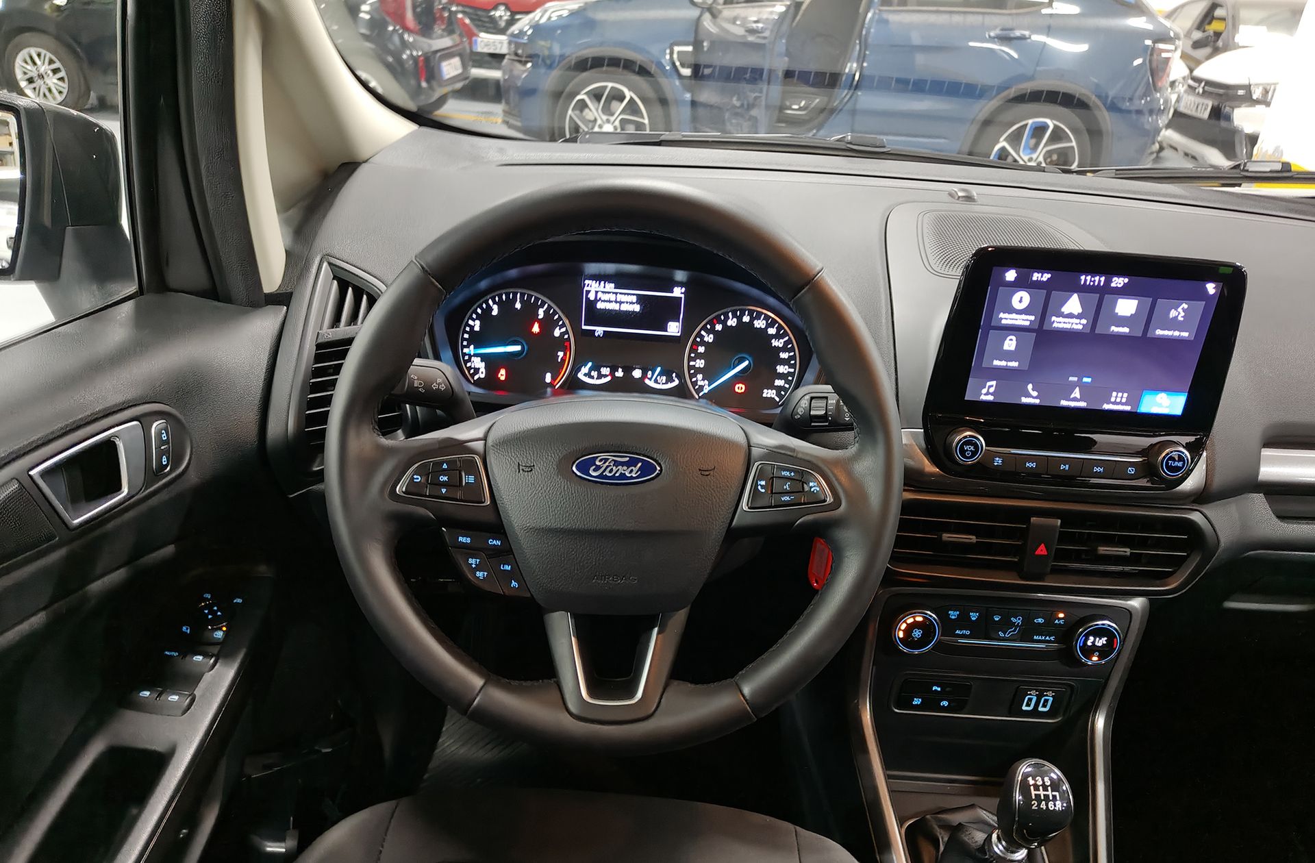 Ford EcoSport 1.0T EcoBoost Titanium - foto 24