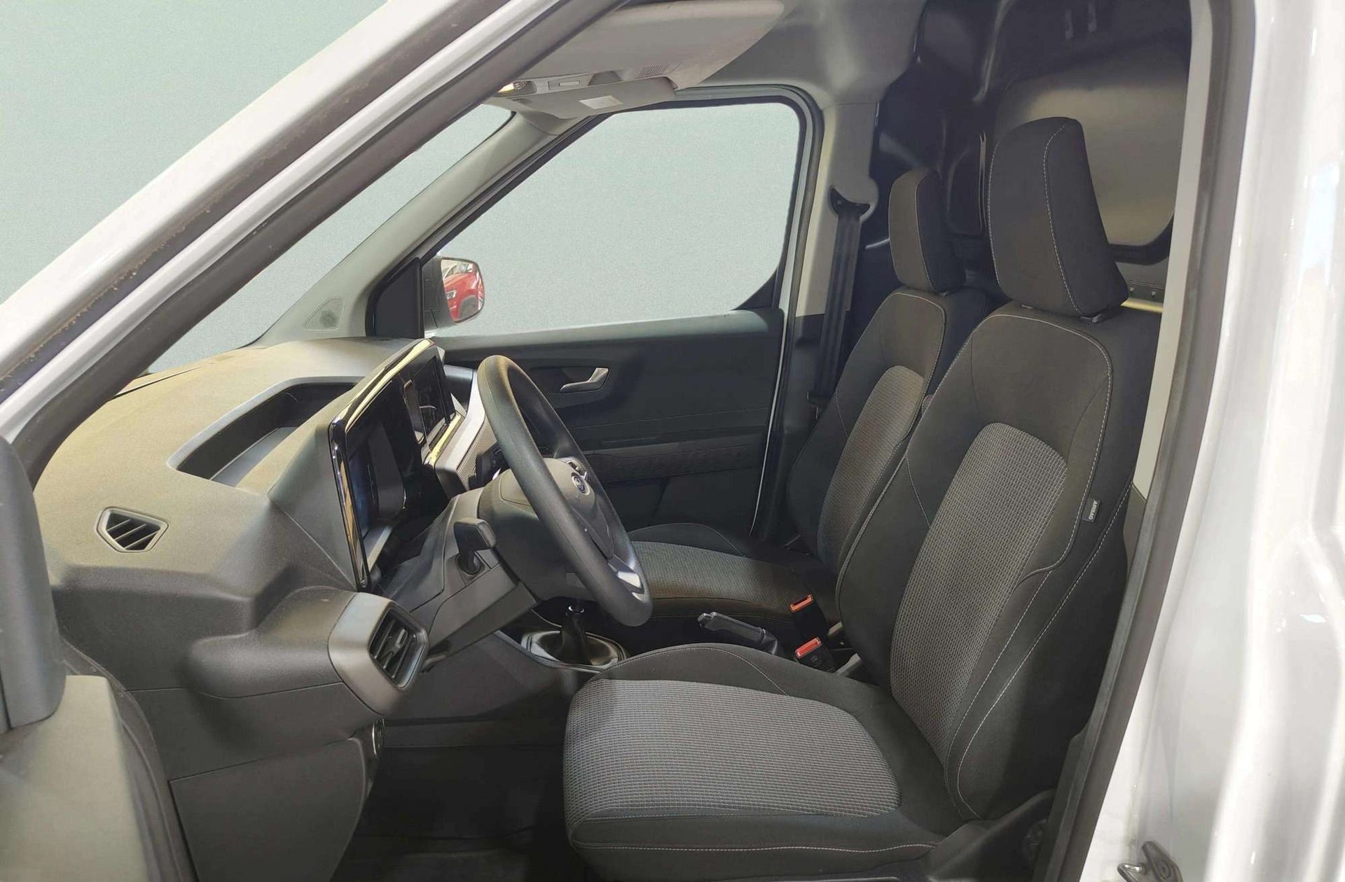 Ford Transit Furgon 1.5 EcoBlue Trend - foto 12