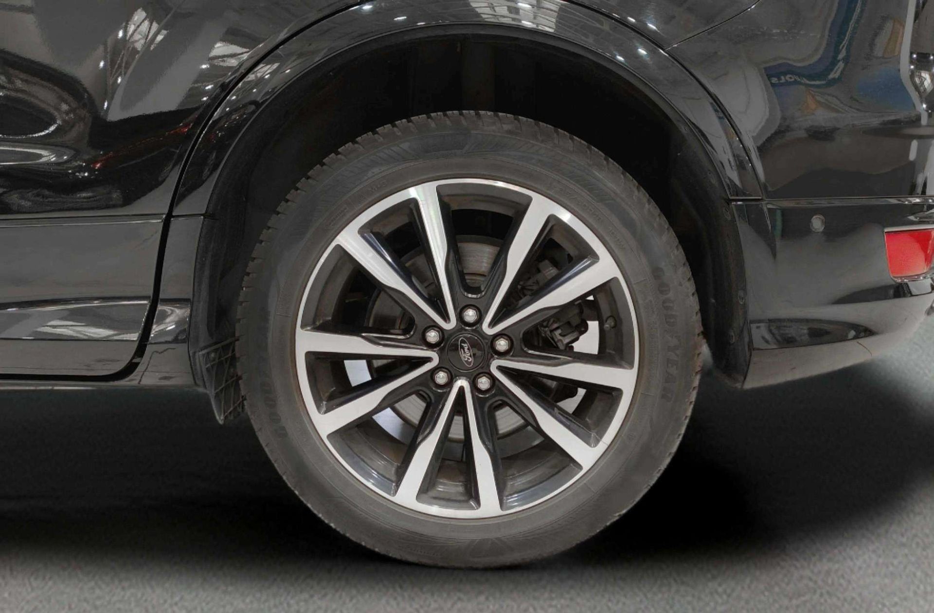 Ford Kuga 1.5 EcoBoost ST-Line 4x2 - foto 45