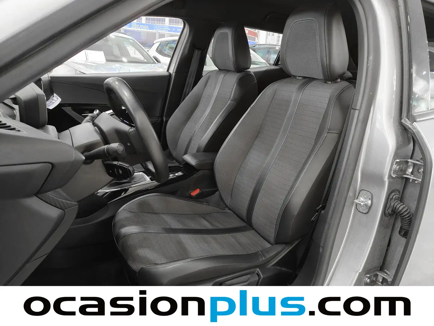 Foto Peugeot 2008 Peugeot 2008 PureTech 130 S&S Allure Pack (130 CV)