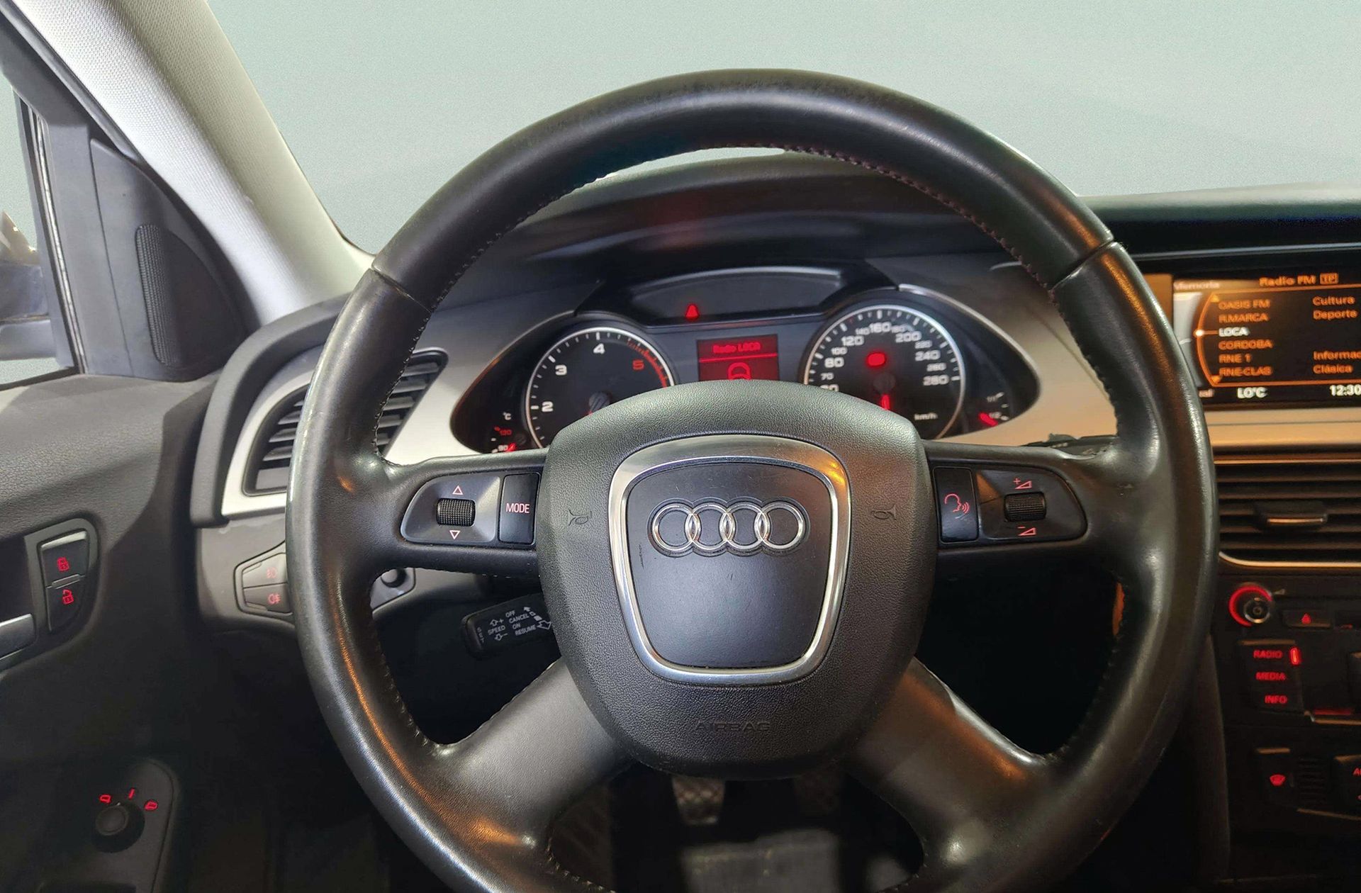 Audi A4 Avant 2.0 TDI DPF - foto 22