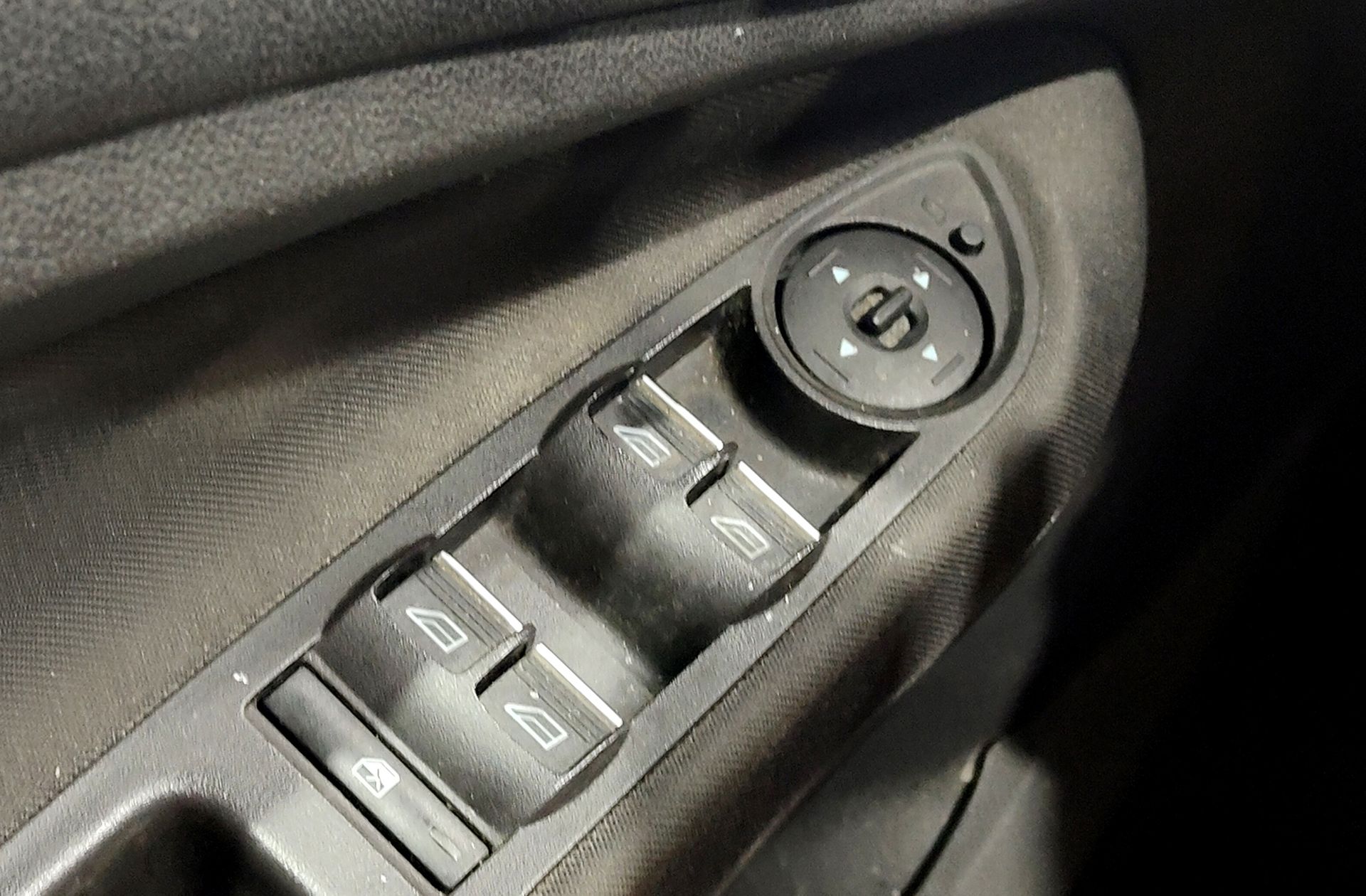 Ford C-Max 1.0 EcoBoost Trend+ - foto 28