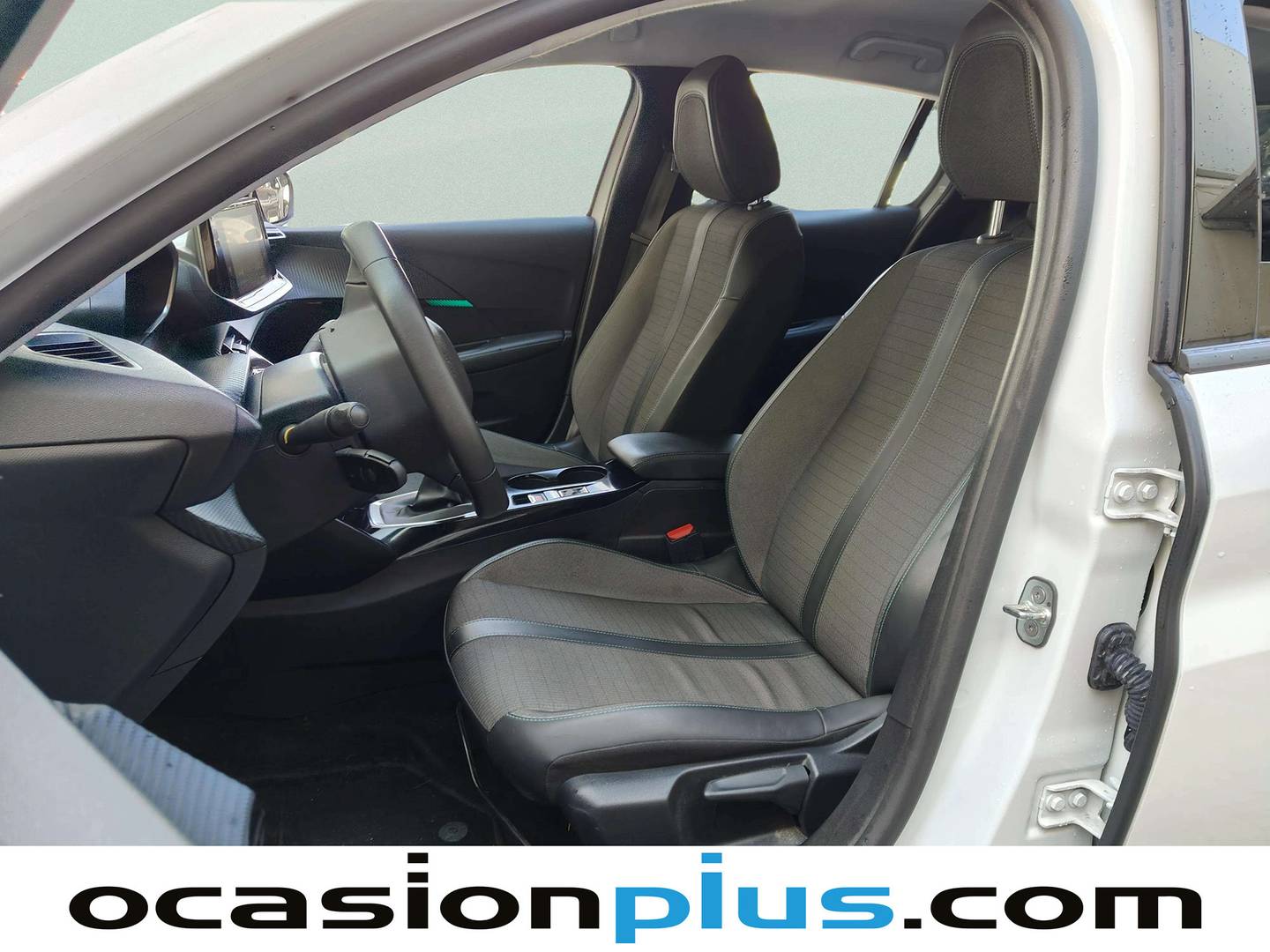 Foto asientos delanteros Peugeot 208 Peugeot 208 PureTech 100 Allure (100 CV)