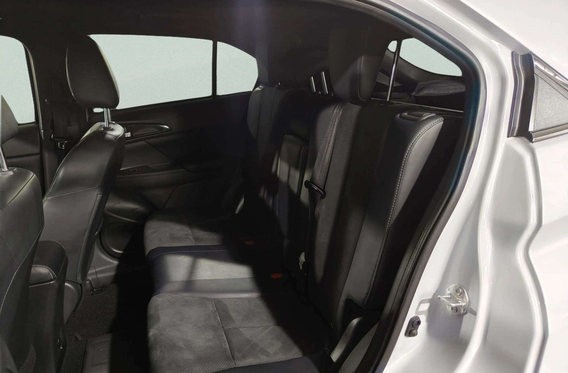 Mitsubishi Eclipse Cross 2.4 PHEV Kaiteki 4WD - foto 15