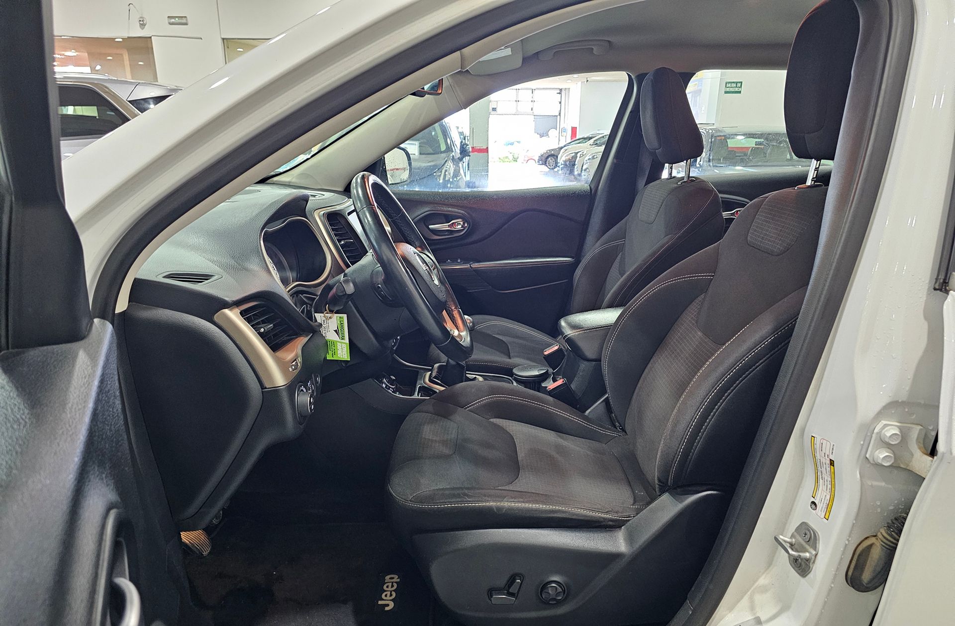 Jeep Cherokee 2.0 Diesel Longitude 4x2 - foto 9