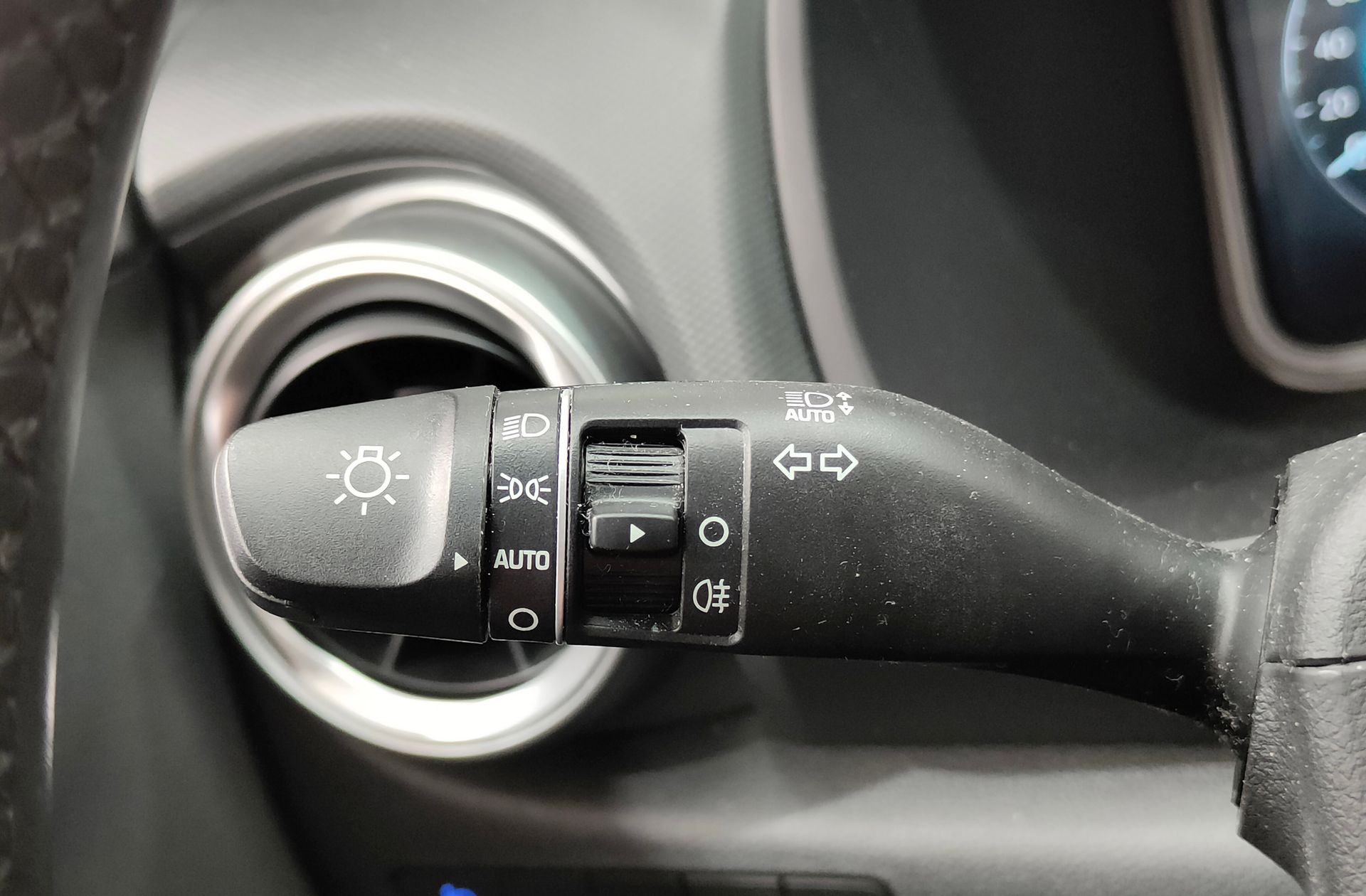 Hyundai Kona EV Tecno - foto 25
