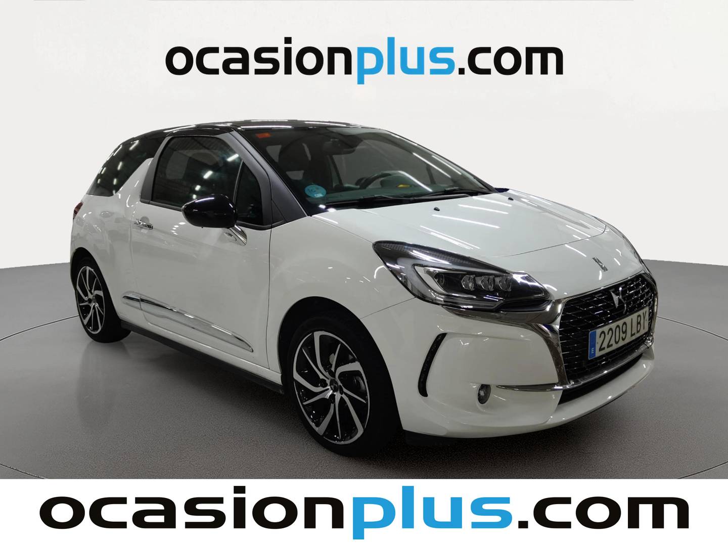 Foto delantera DS DS 3 DS DS3 1.2 PureTech EAT6 So Chic (110 CV) derecha