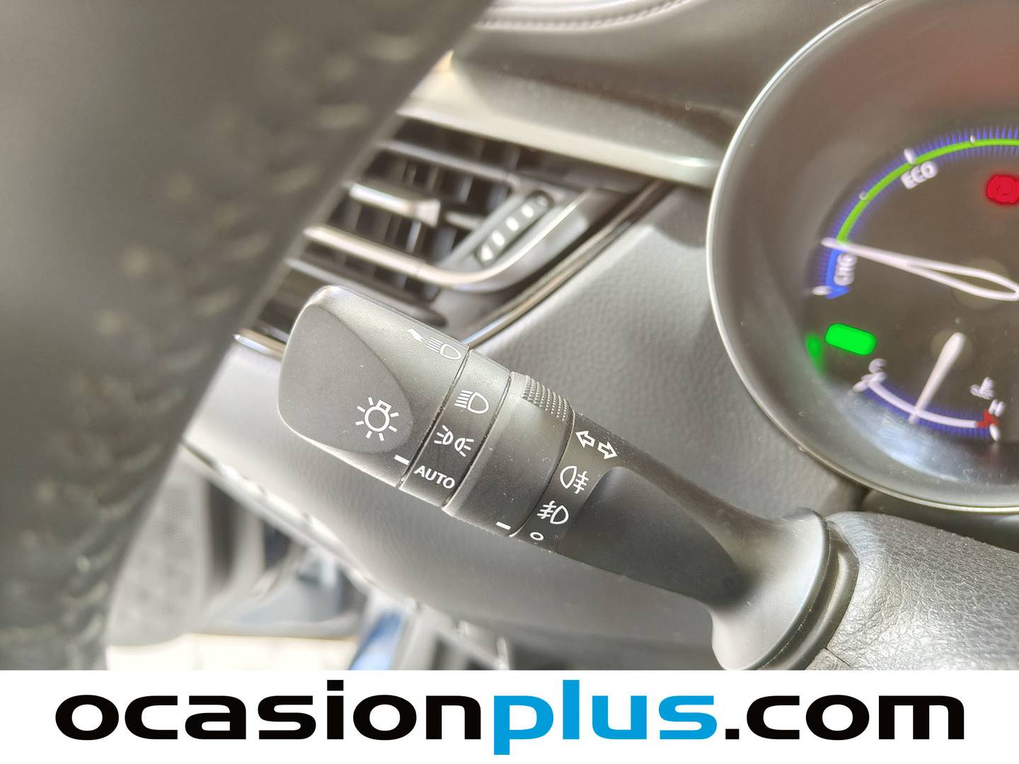Equipamiento del Toyota C-HR Toyota C-HR 1.8 125H Advance (122 CV)