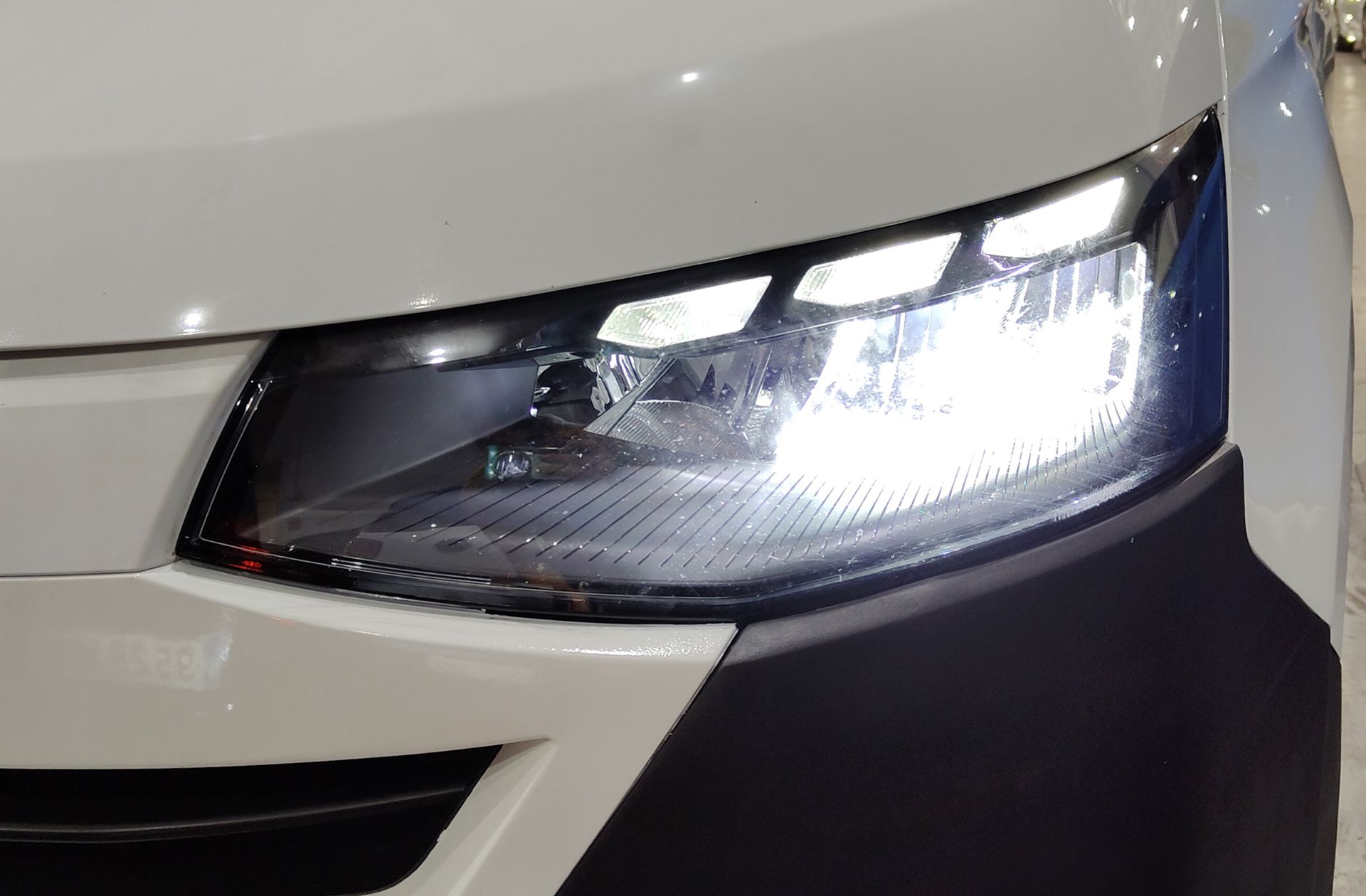 Volkswagen Transporter Furgon Batalla Corta TN 2.0 TDI - foto 13