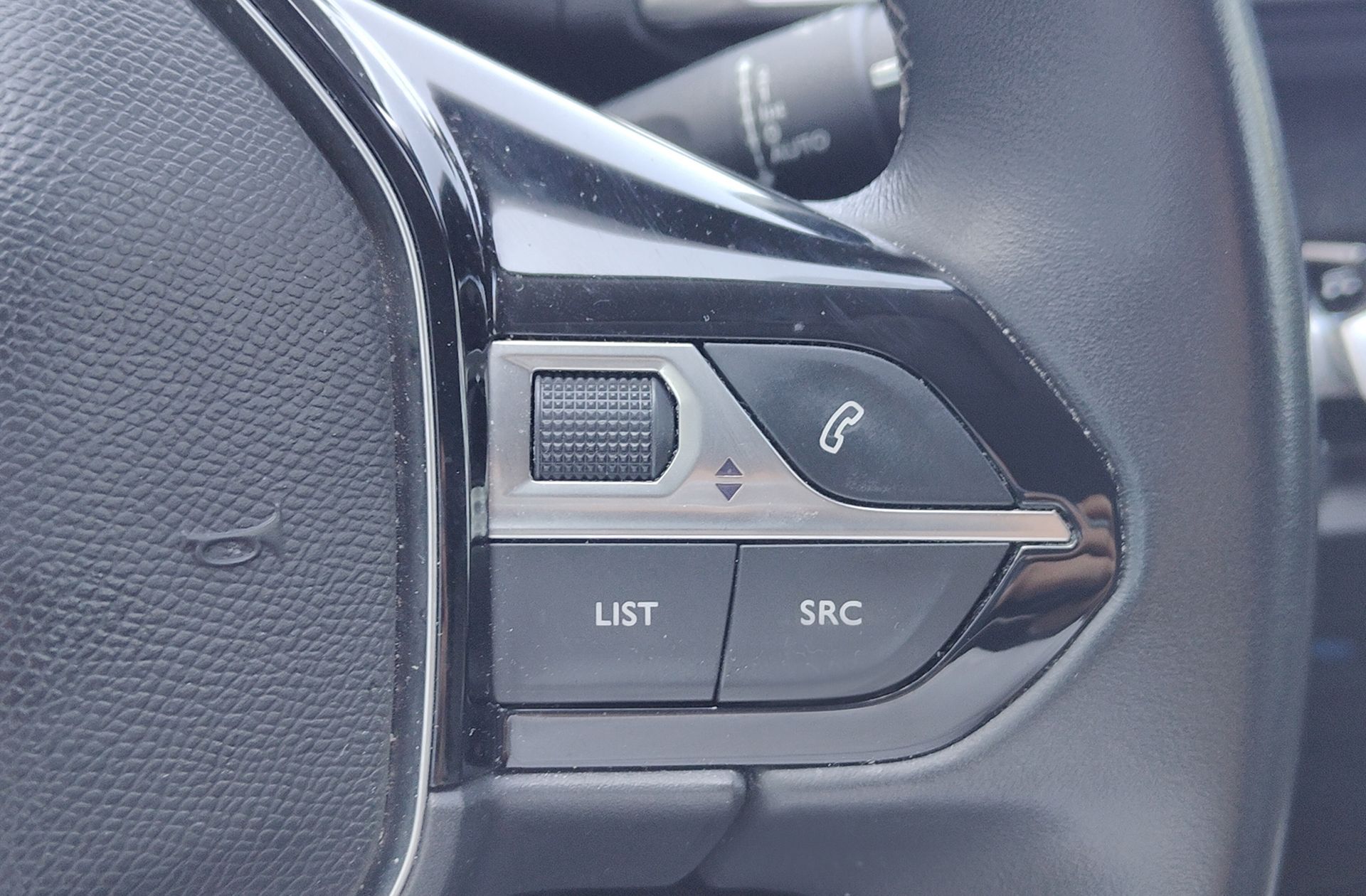 Peugeot 3008 BlueHDi 130 Allure - foto 40