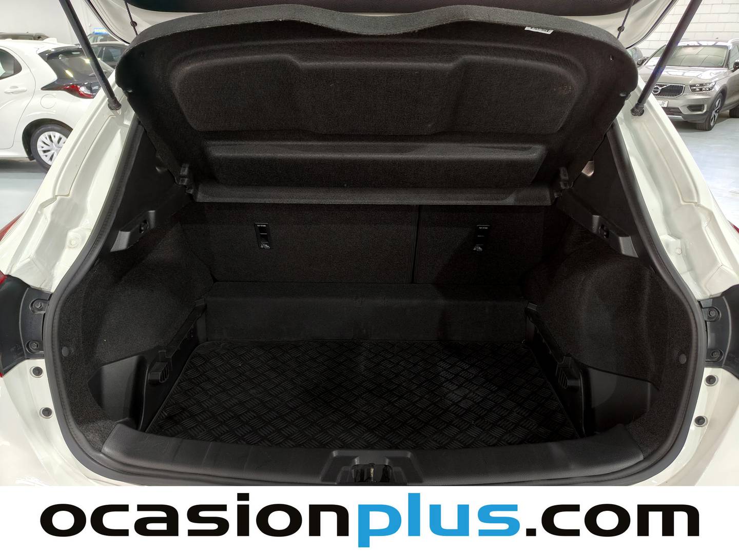Fotos maletero Nissan QASHQAI Nissan Qashqai 1.6 DIG-T N-Connecta 4x2 (163 CV)