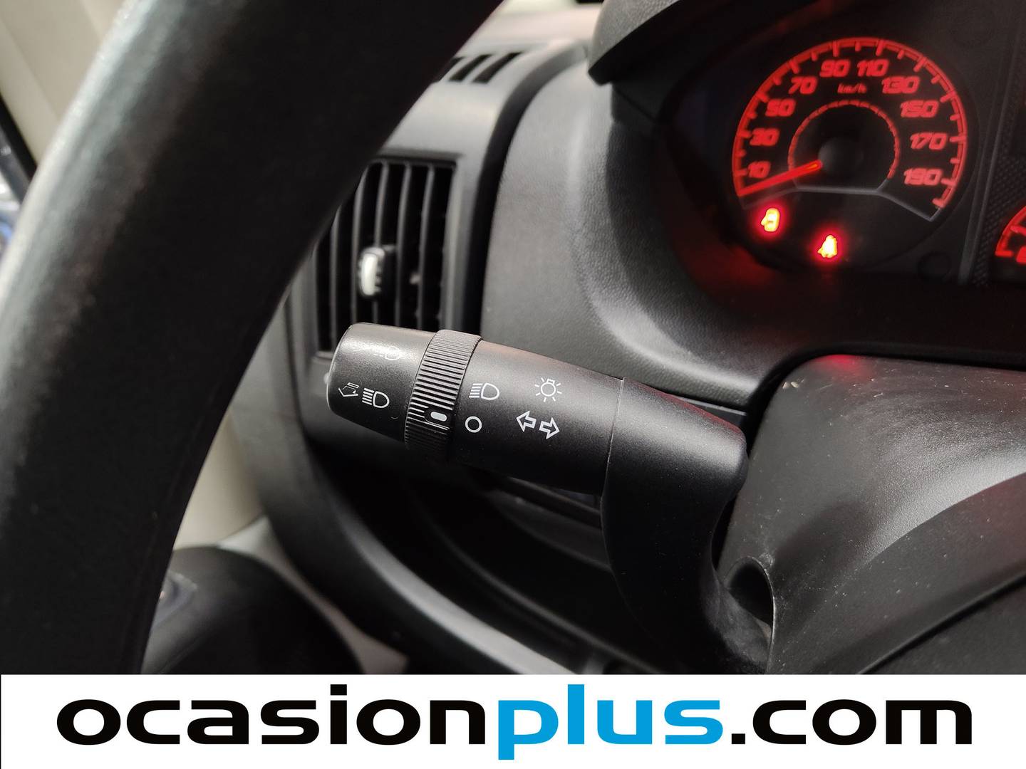 Equipamiento del Peugeot Boxer Peugeot Boxer Furgon BlueHDi 110 333 L2H2 (110 CV)