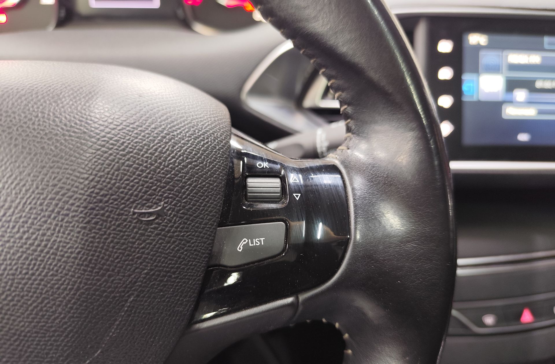 Peugeot 308 Allure 1.6 THP - foto 29
