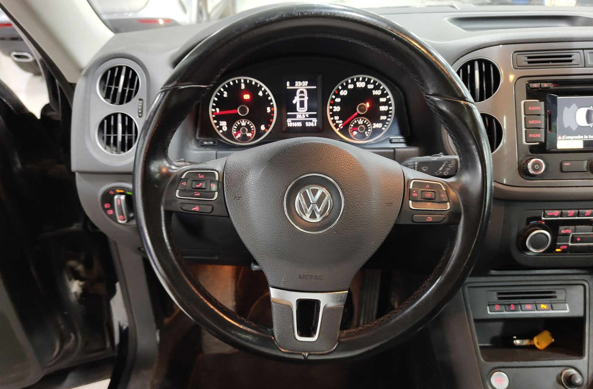 Volkswagen Tiguan T1 2.0 TDI BMT 4x2 - foto 25