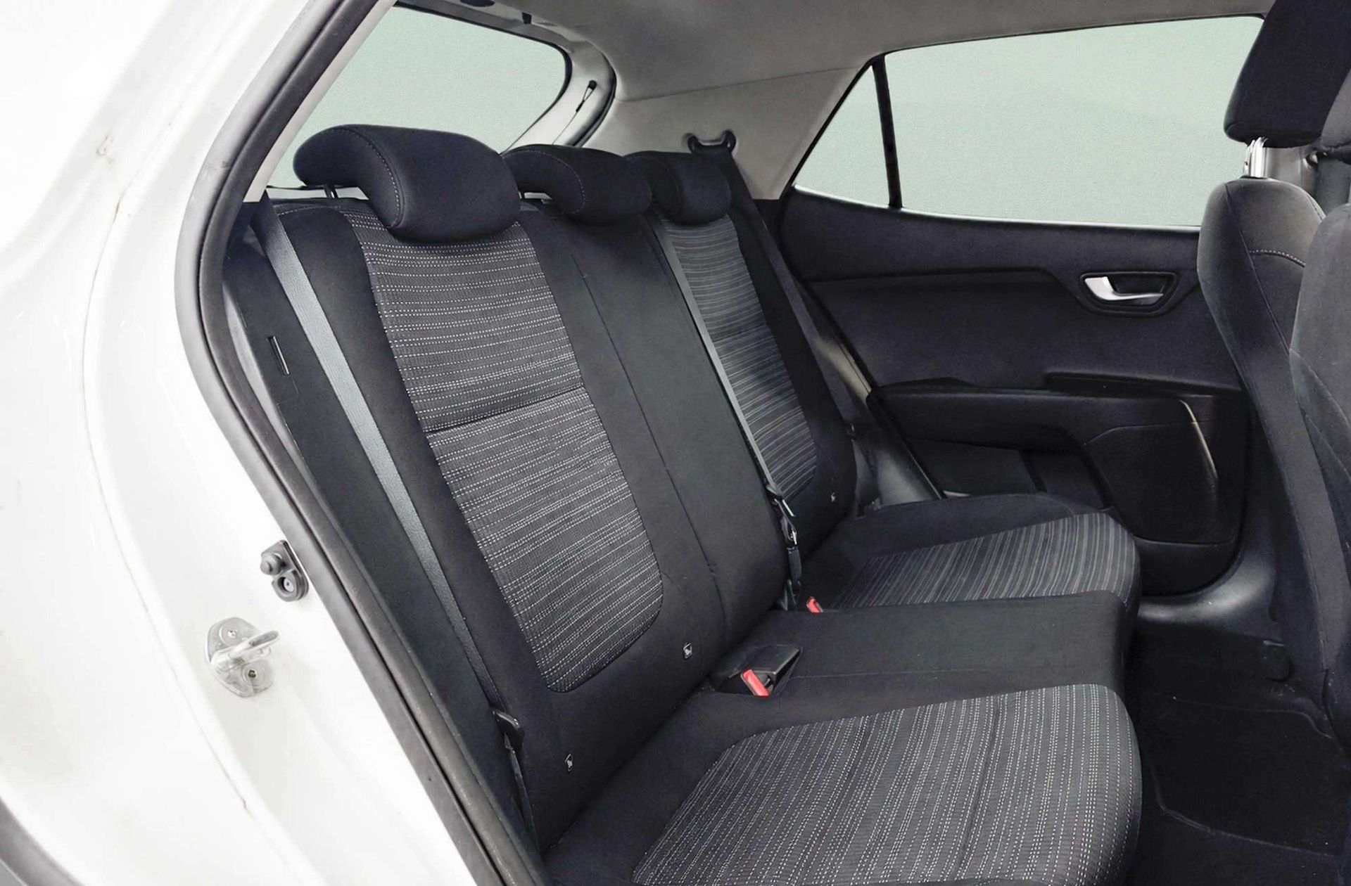 Kia Stonic 1.0 T-GDi Drive - foto 17