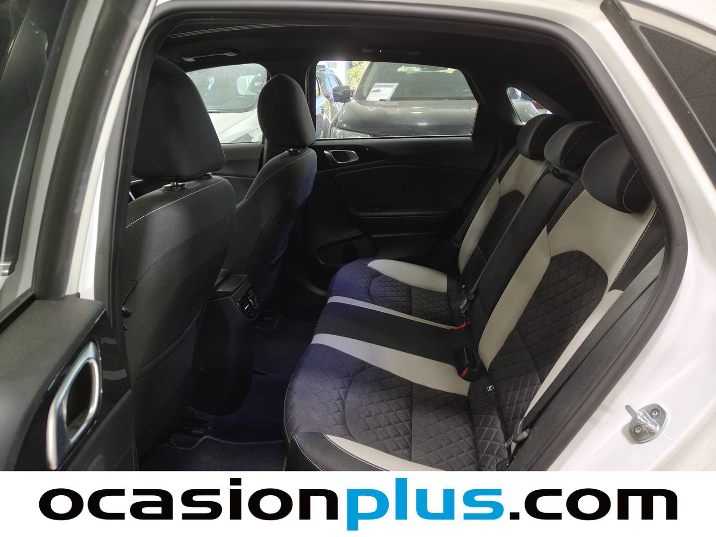 Foto asientos traseros KIA Ceed KIA Ceed 1.4 T-GDi GT Line (140 CV)