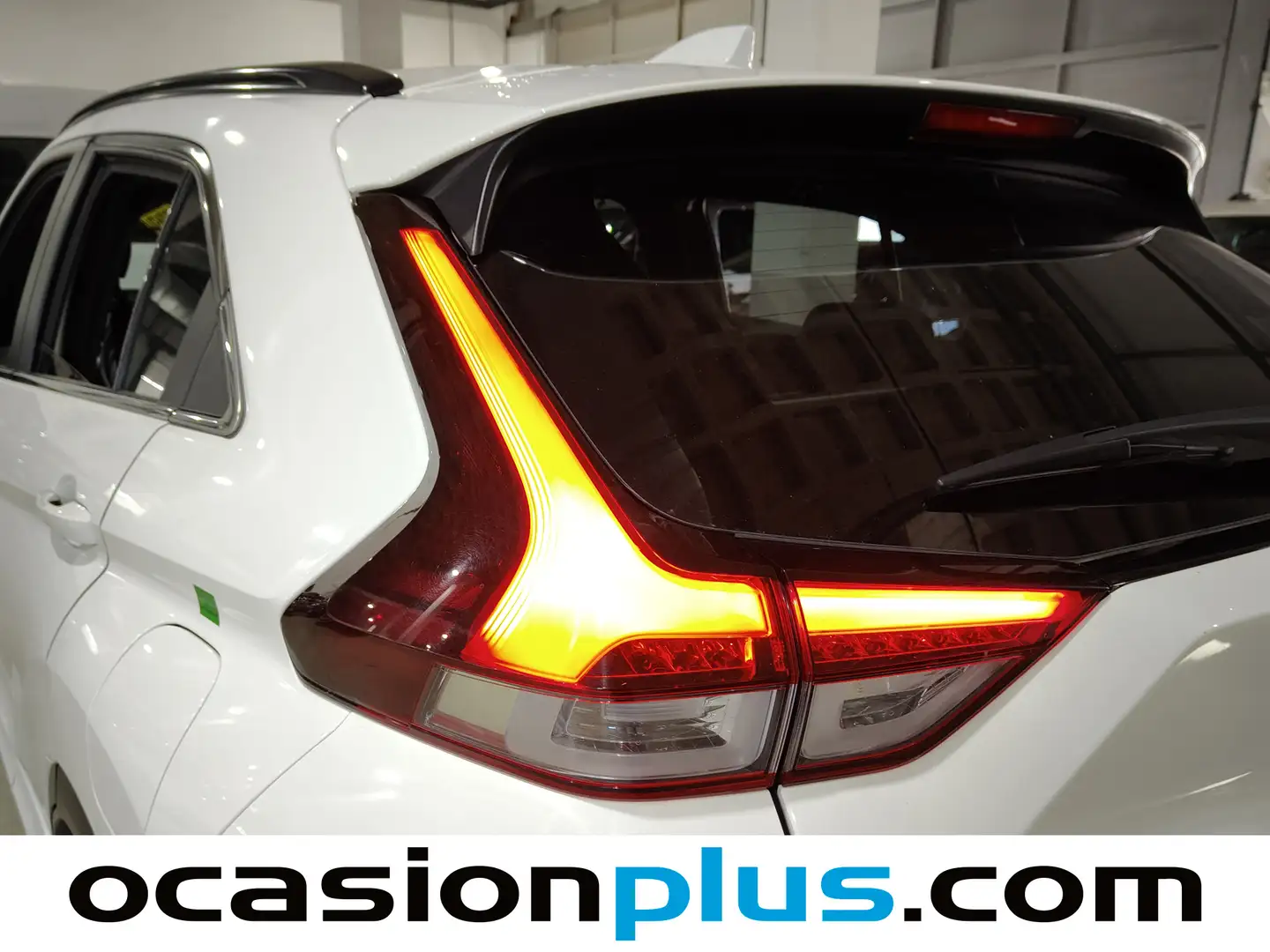 Foto Mitsubishi Eclipse Cross Mitsubishi Eclipse Cross 2.4 PHEV Kaiteki 4WD Auto (188 CV)