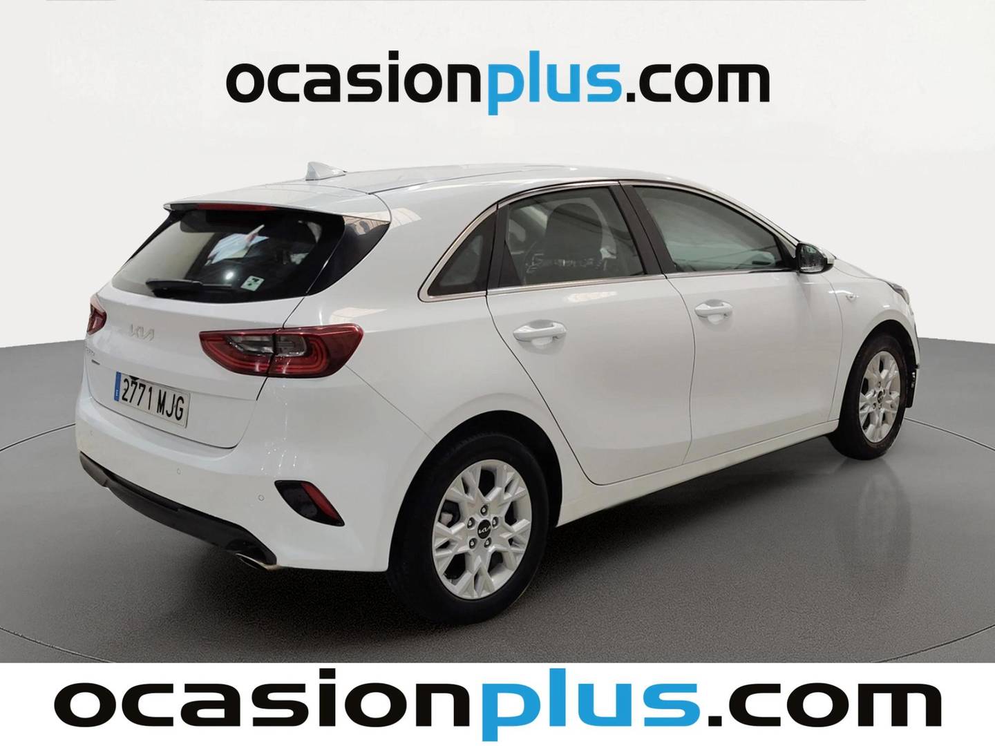 Foto trasera KIA Ceed KIA Ceed 1.6 MHEV iMT Drive (136 CV) derecha
