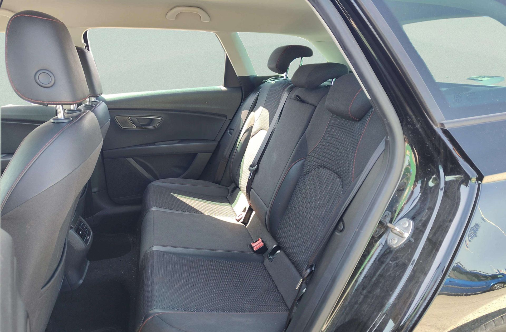 SEAT León ST 2.0 TDI FR - foto 9
